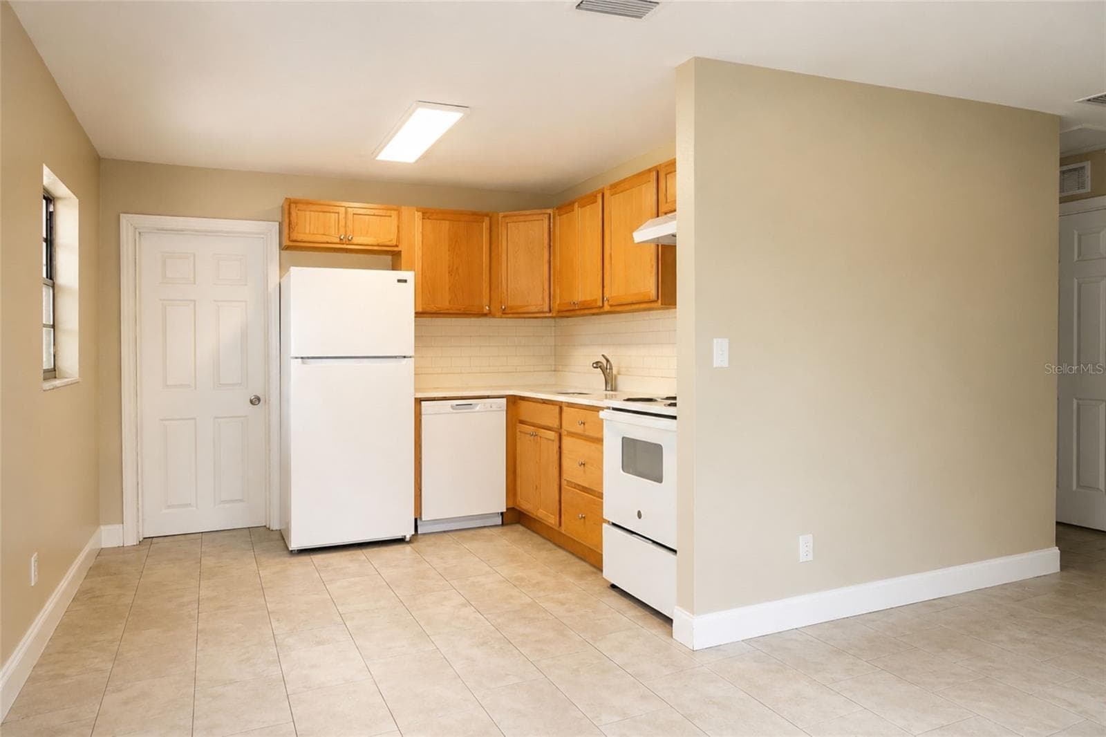 Single Family Residence at 9412 N ELMER ST, TAMPA, photo 13 of 25