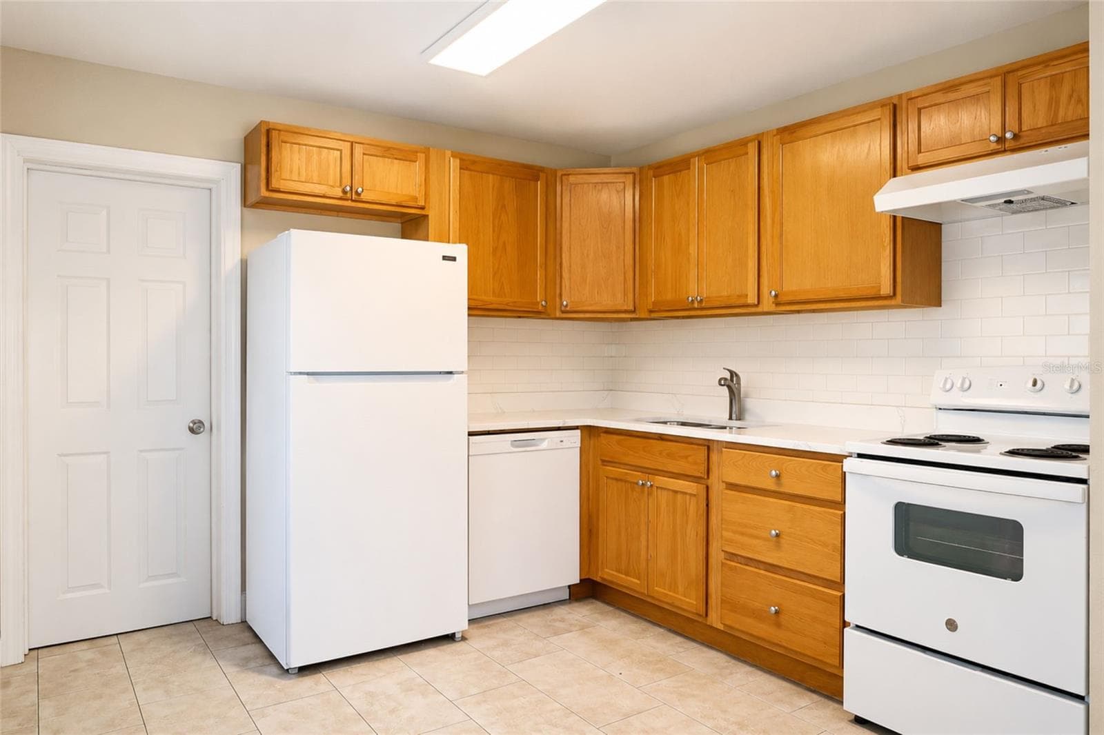 Single Family Residence at 9412 N ELMER ST, TAMPA, photo 14 of 25