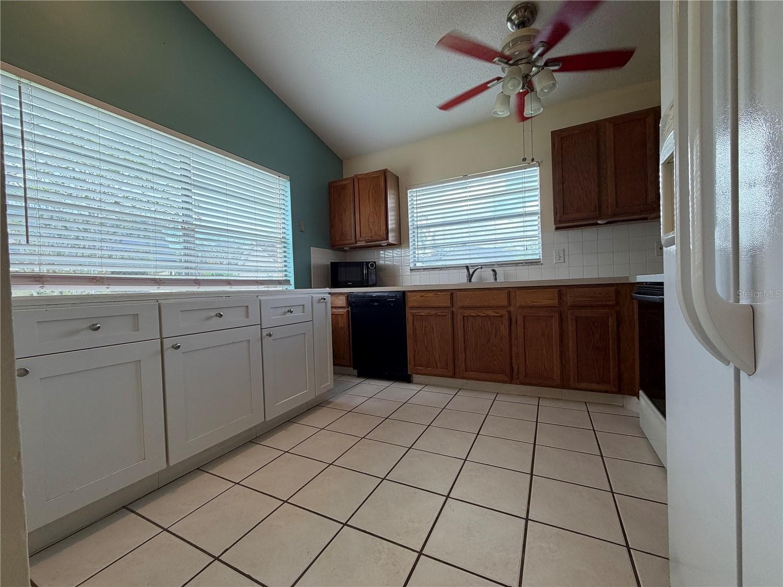 Single Family Residence at 13015 BALTIMORE WOODS LN, ORLANDO, photo 3 of 14