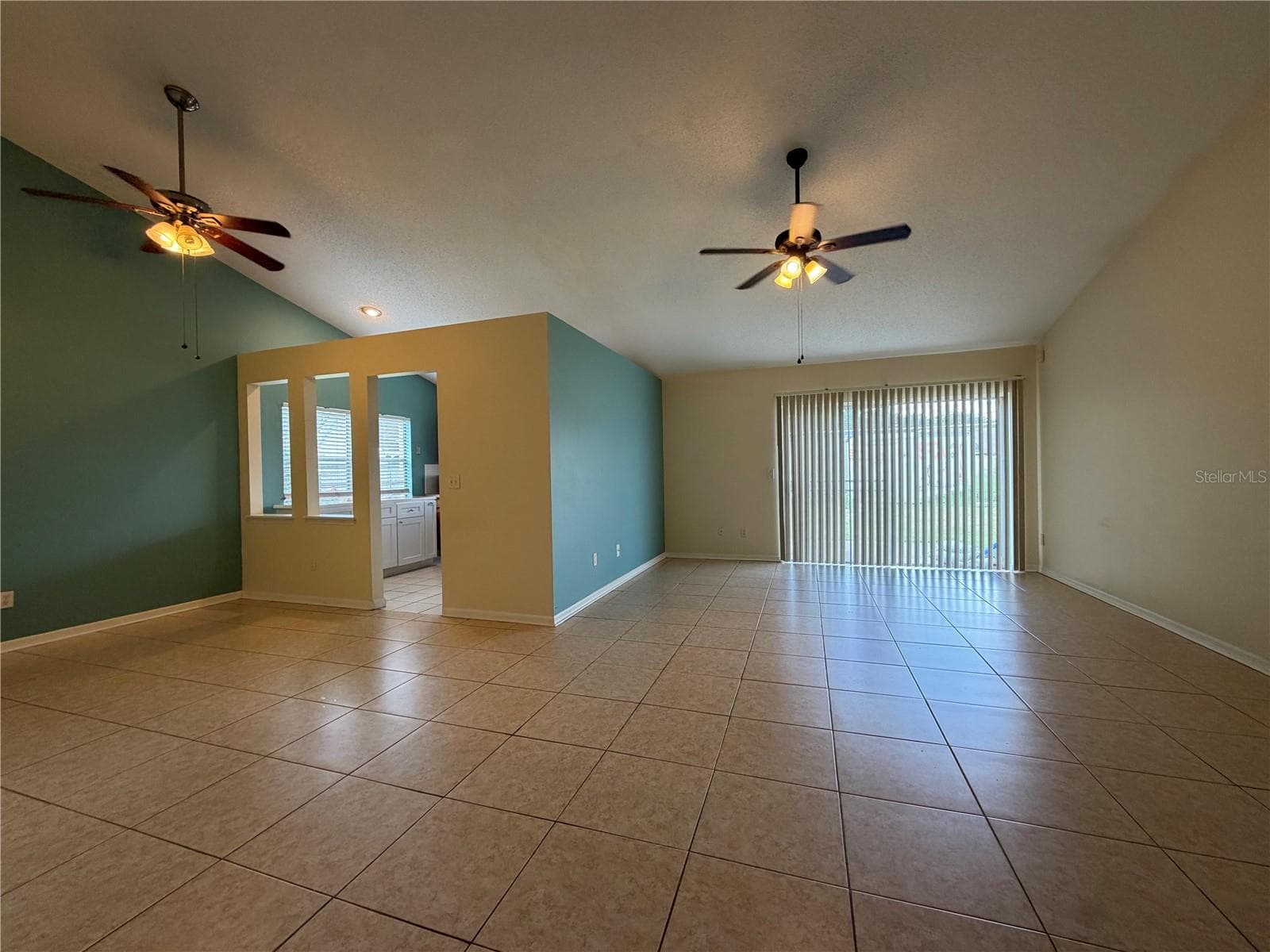 Single Family Residence at 13015 BALTIMORE WOODS LN, ORLANDO, photo 4 of 14