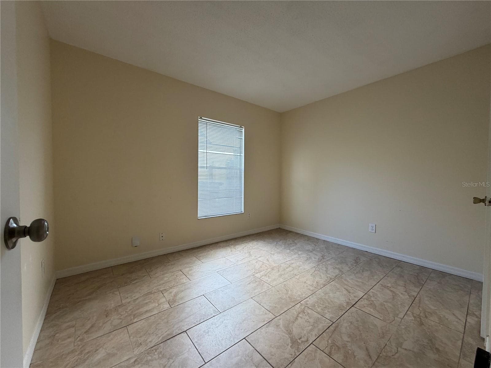 Single Family Residence at 13015 BALTIMORE WOODS LN, ORLANDO, photo 7 of 14