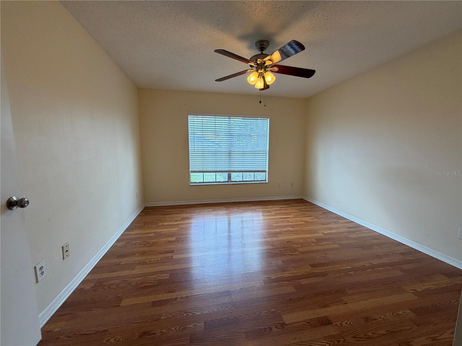 Single Family Residence at 13015 BALTIMORE WOODS LN, ORLANDO, photo 9 of 14
