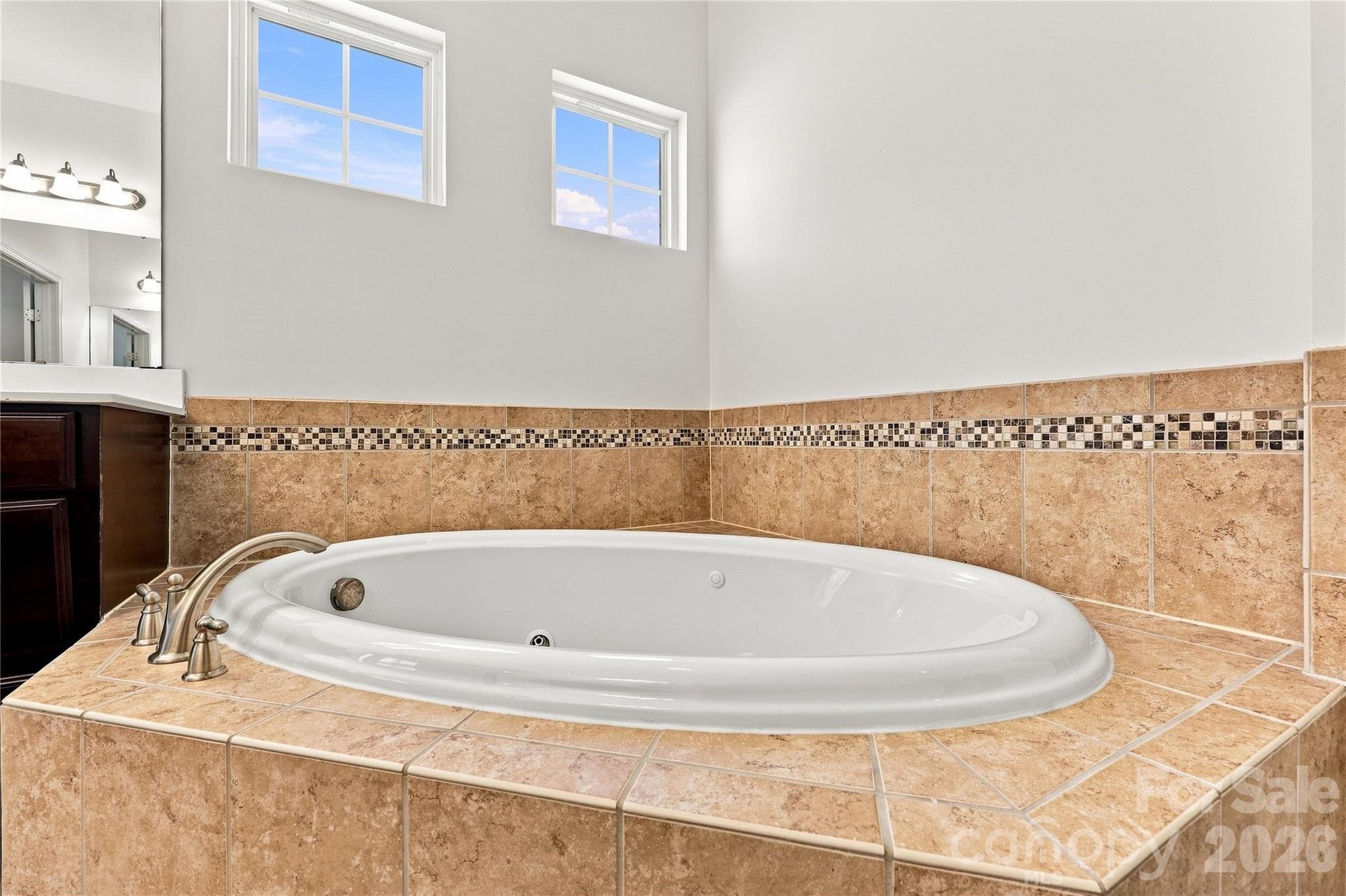 Primary bath jetted tub - 593 Harrison Drive NW, Concord