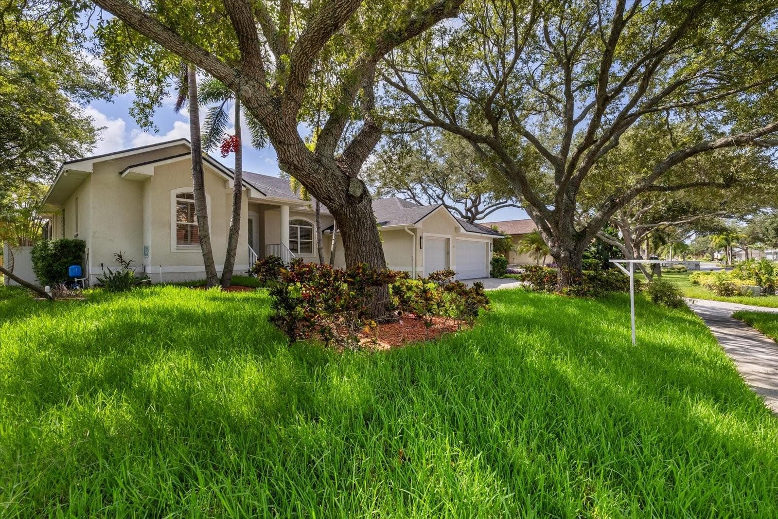 Single Family Residence at 2706 SKIMMER POINT DR S, GULFPORT, photo 6 of 69