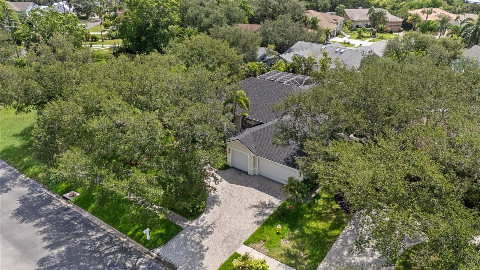 Single Family Residence at 2706 SKIMMER POINT DR S, GULFPORT, photo 7 of 69
