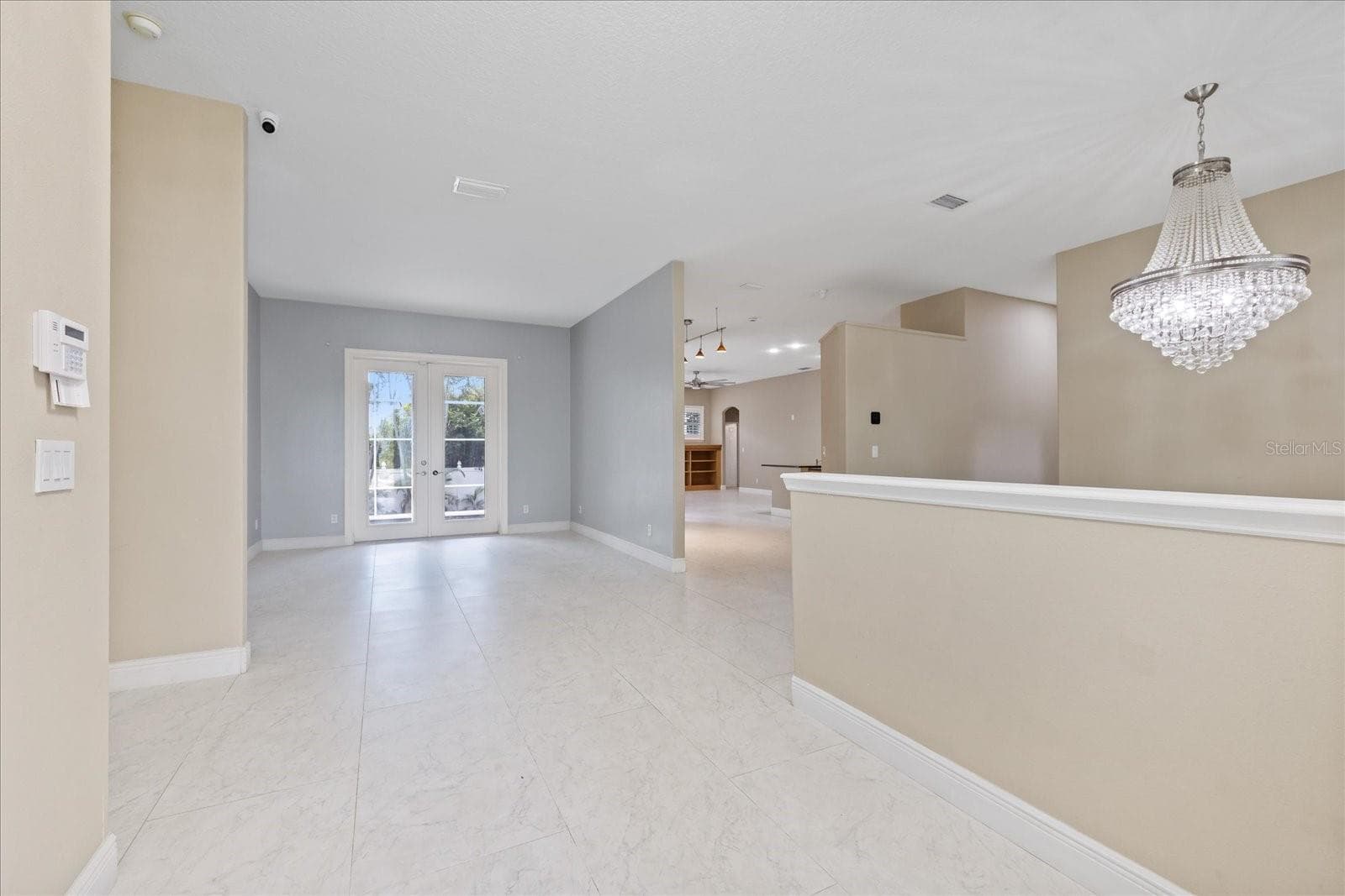 Single Family Residence at 2706 SKIMMER POINT DR S, GULFPORT, photo 18 of 69
