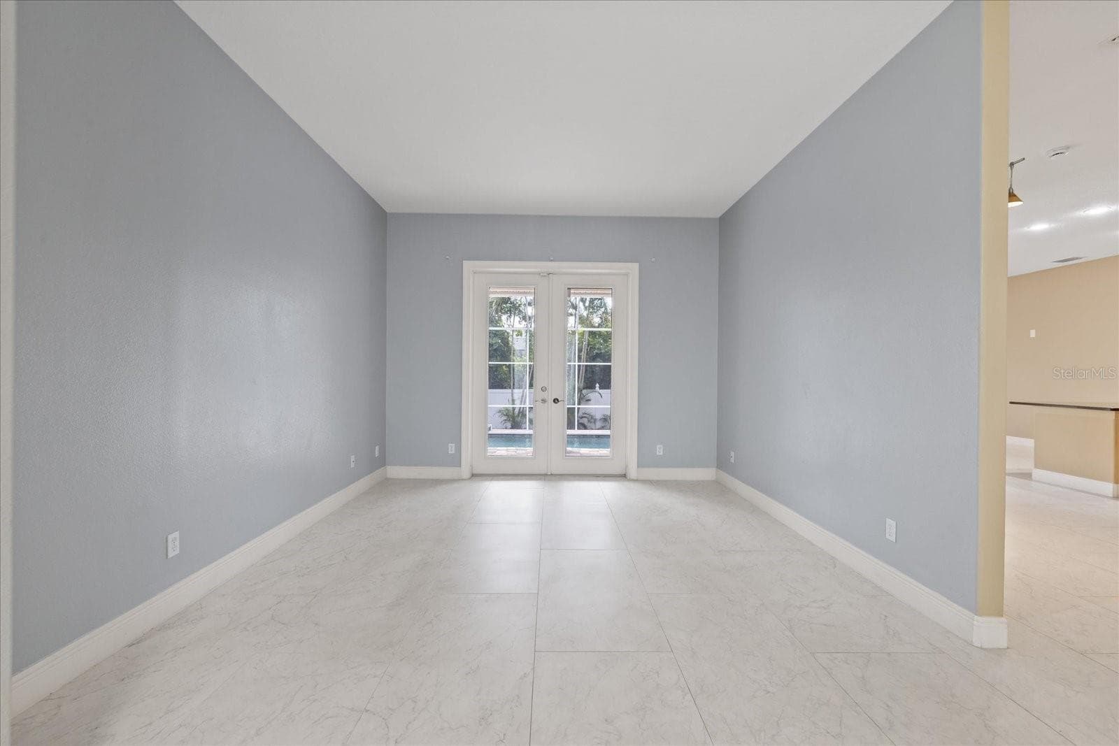 Single Family Residence at 2706 SKIMMER POINT DR S, GULFPORT, photo 19 of 69