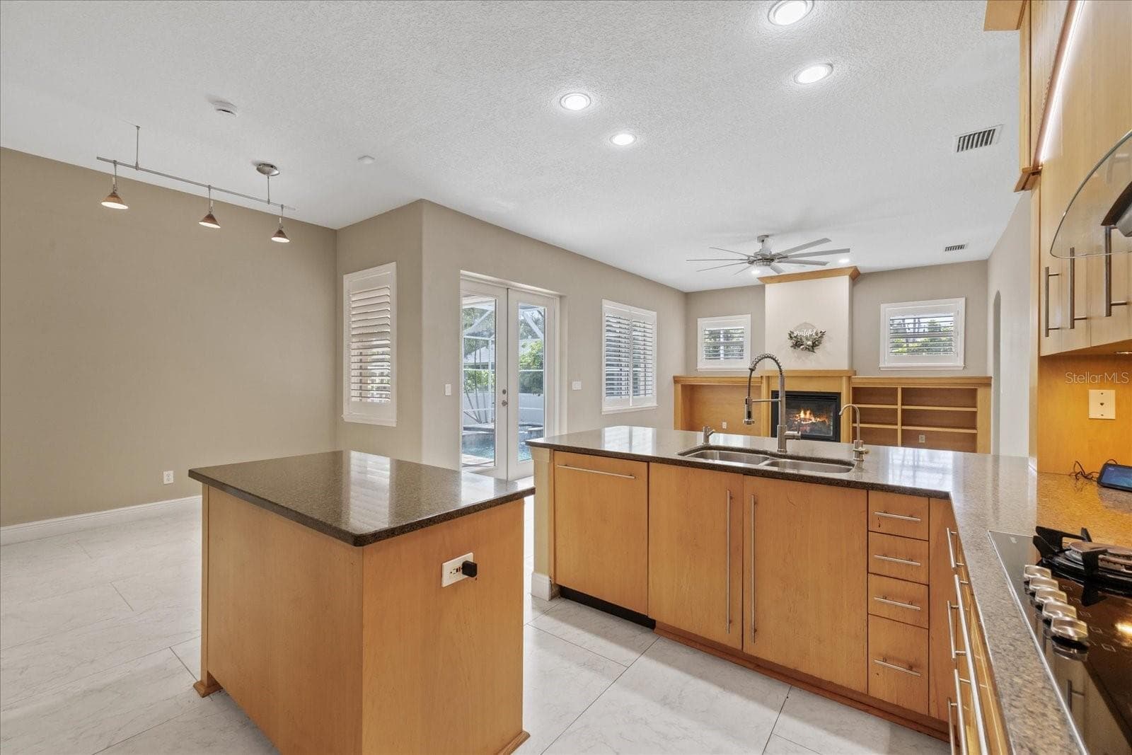 Single Family Residence at 2706 SKIMMER POINT DR S, GULFPORT, photo 40 of 69