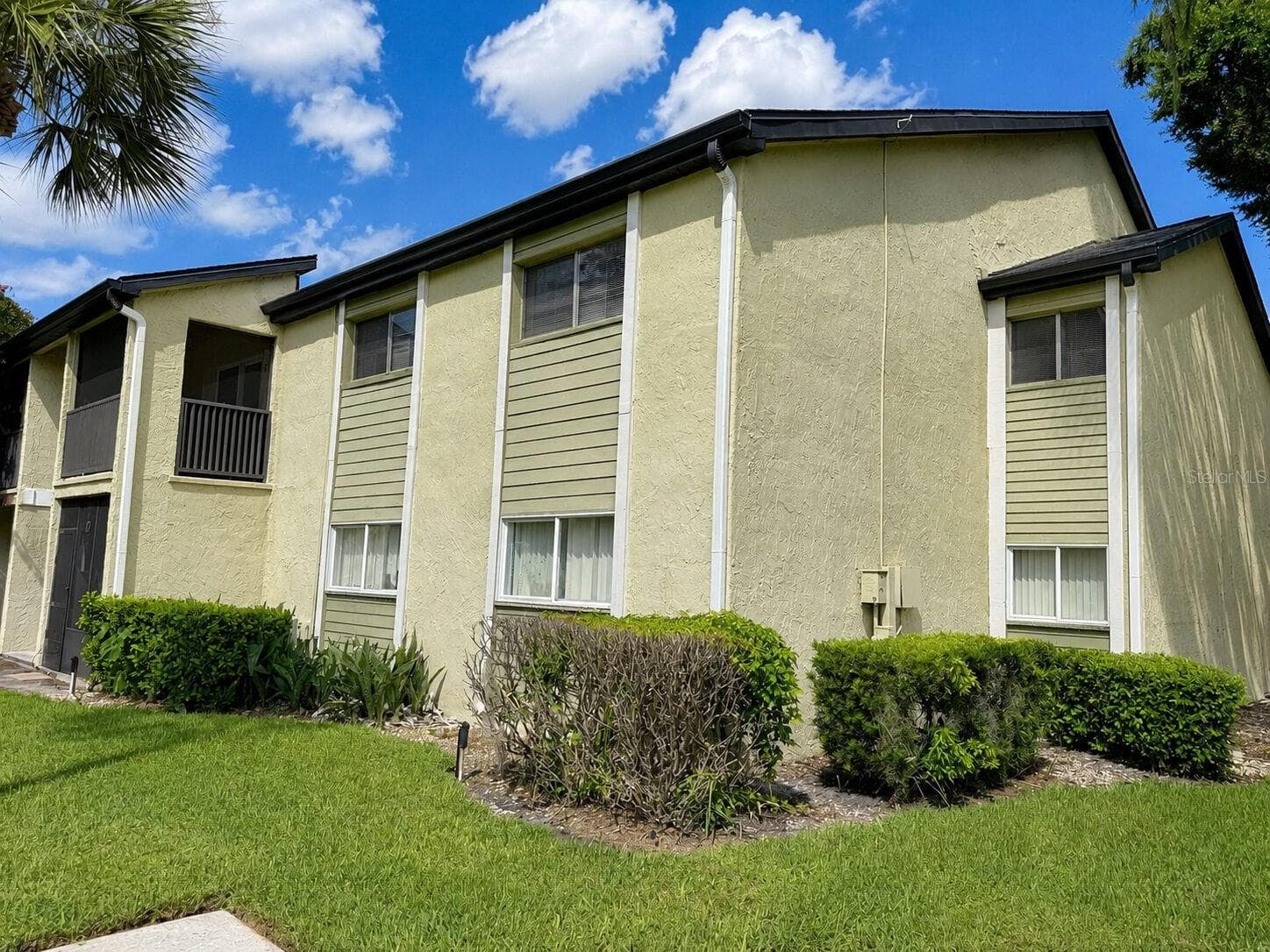 Unit Overlooking The Lake - 914 LAKE DESTINY RD #F, ALTAMONTE SPRINGS