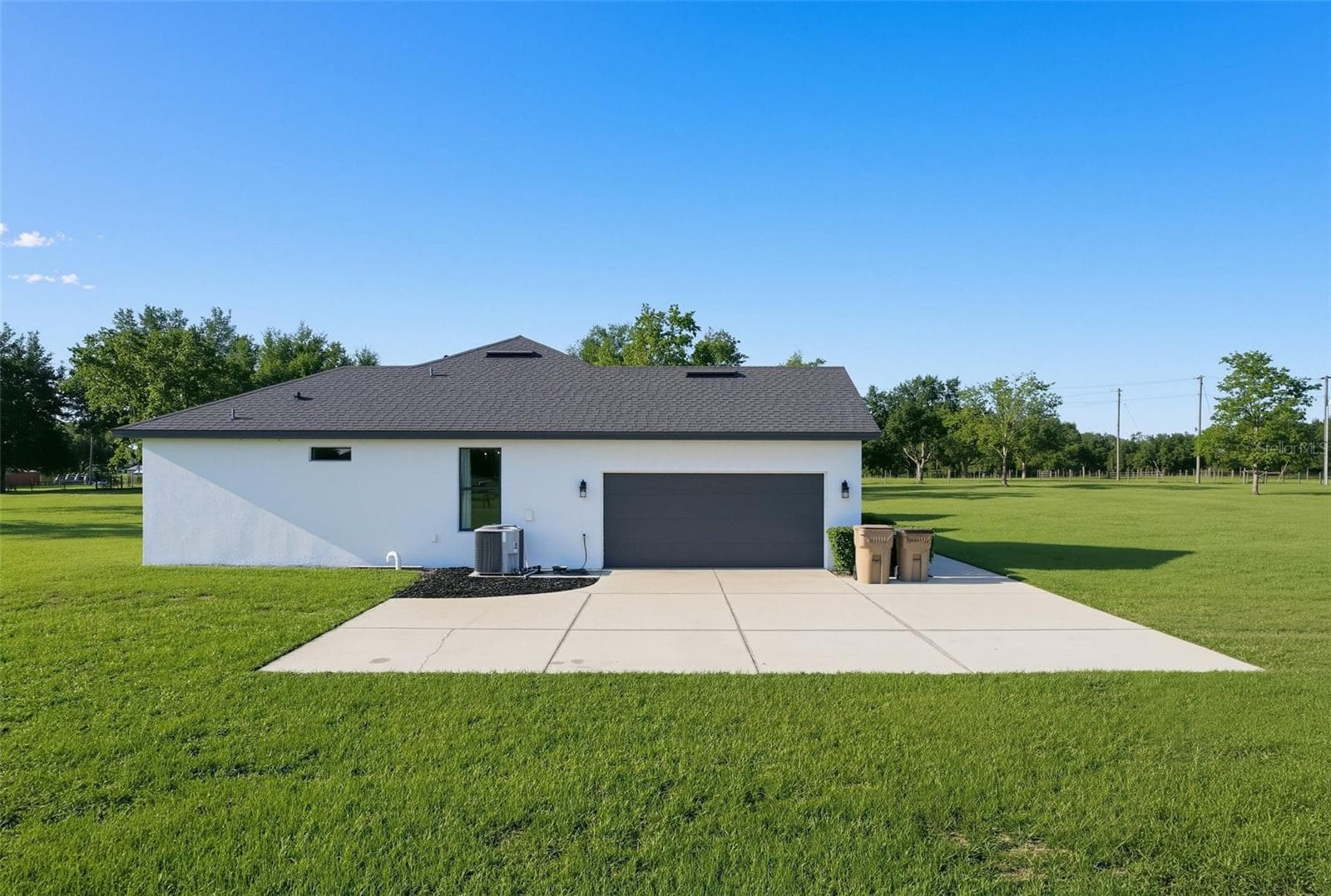 Single Family Residence at 4650 LAKE PICKETT DR, GROVELAND, photo 4 of 41