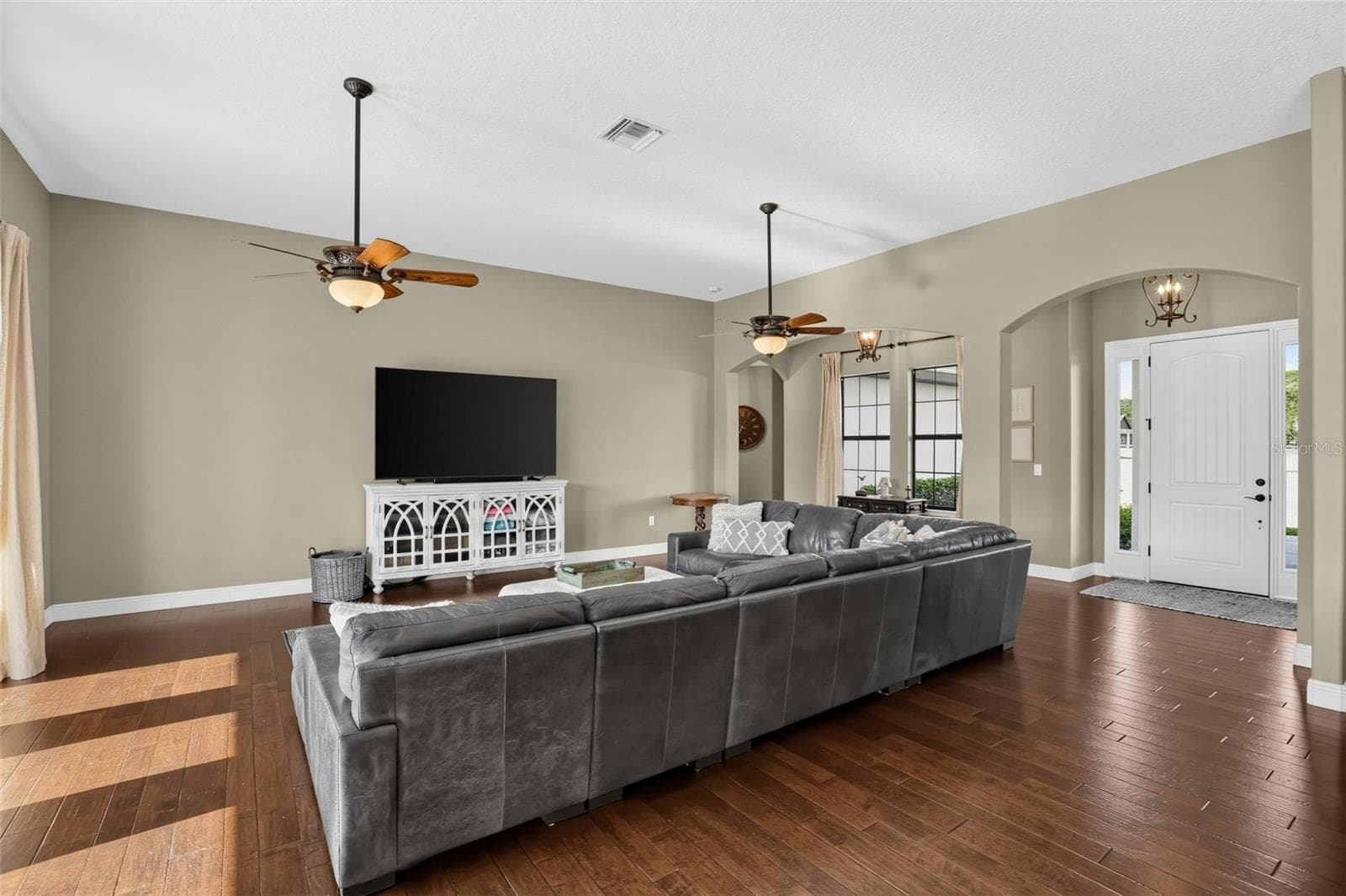 Single Family Residence at 4650 LAKE PICKETT DR, GROVELAND, photo 8 of 41