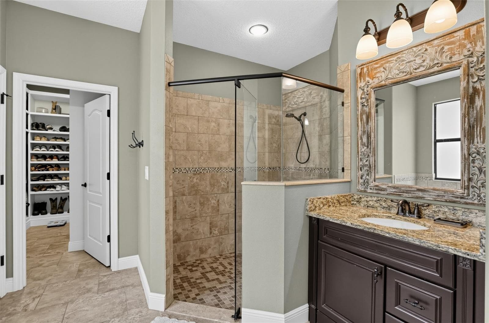 Single Family Residence at 4650 LAKE PICKETT DR, GROVELAND, photo 23 of 41
