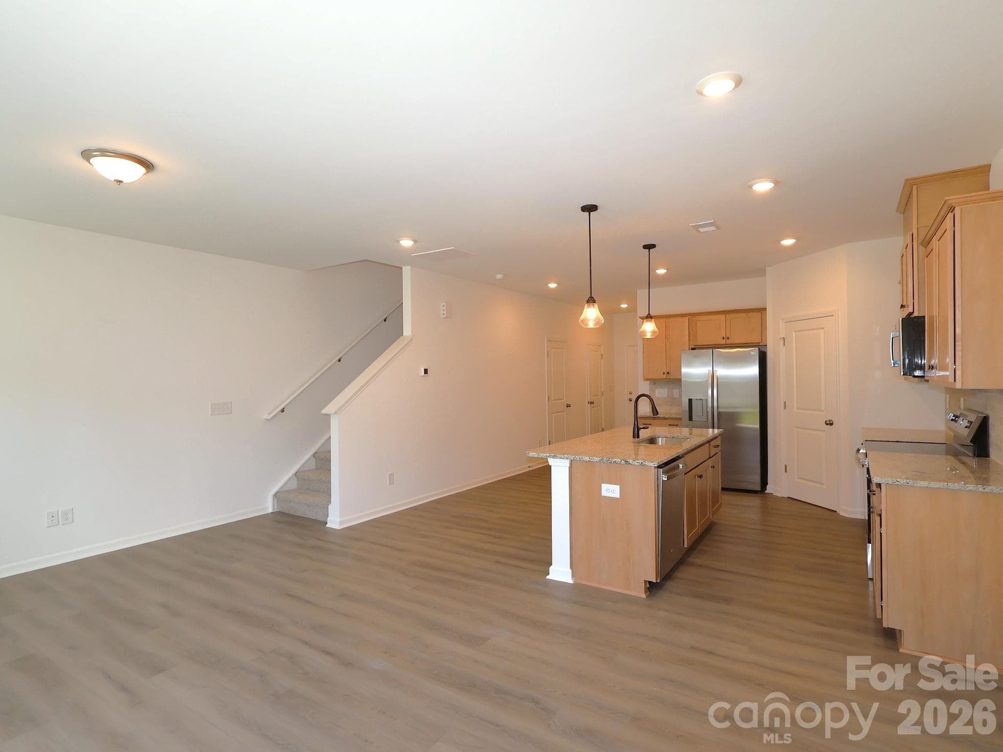Kitchen and breakfast area - 410 Hendley Drive, York