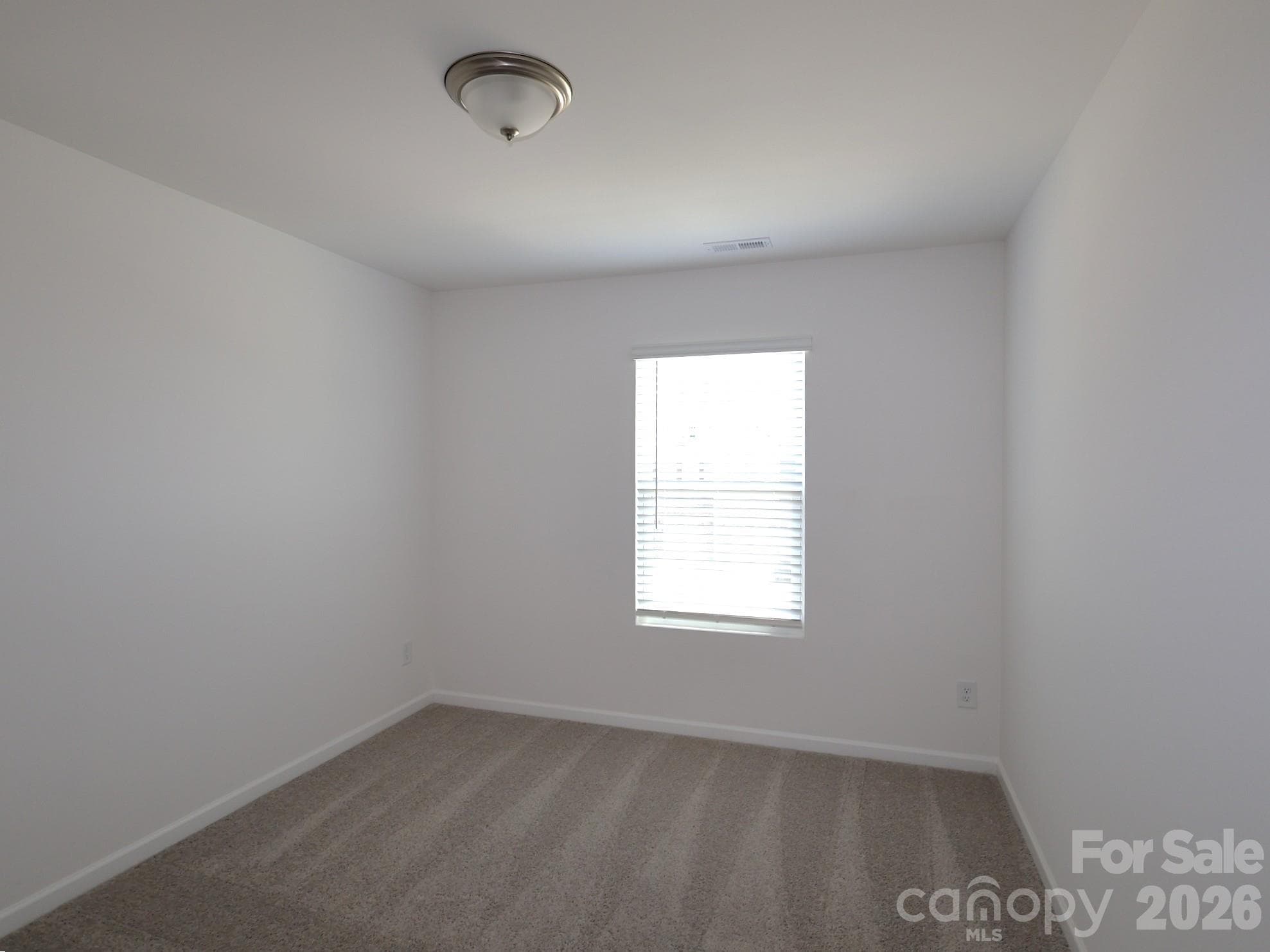 Secondary bedroom - 410 Hendley Drive, York