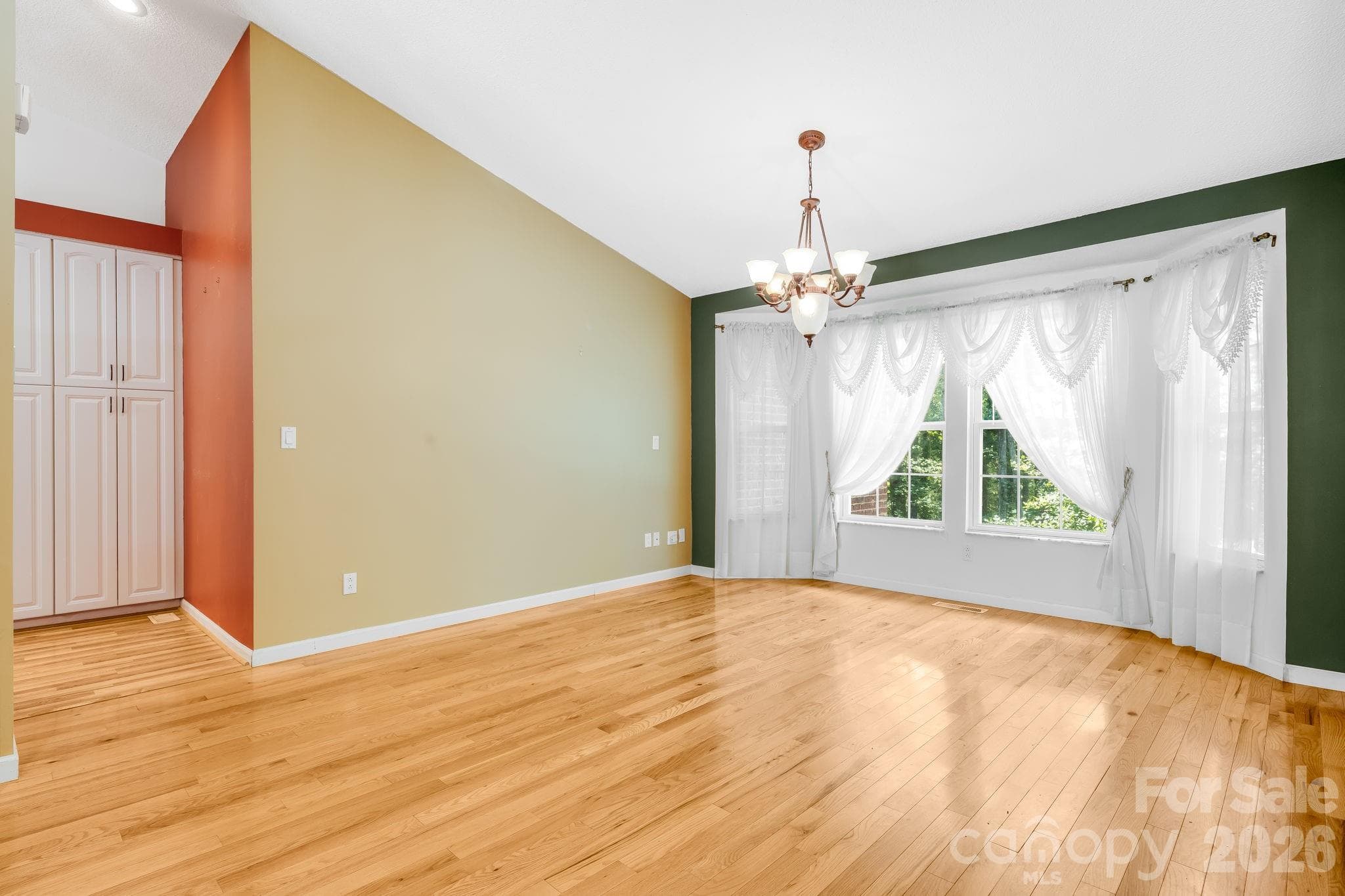 Single Family Residence at 225 Arbor Lane, Hendersonville, photo 10 of 43
