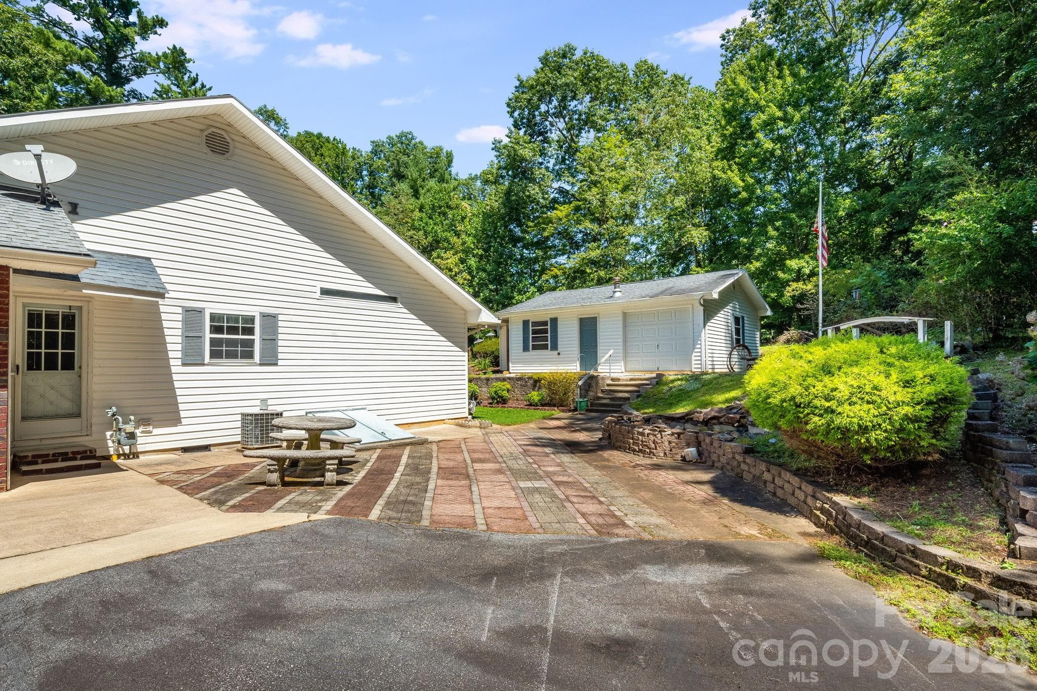 Single Family Residence at 225 Arbor Lane, Hendersonville, photo 37 of 43