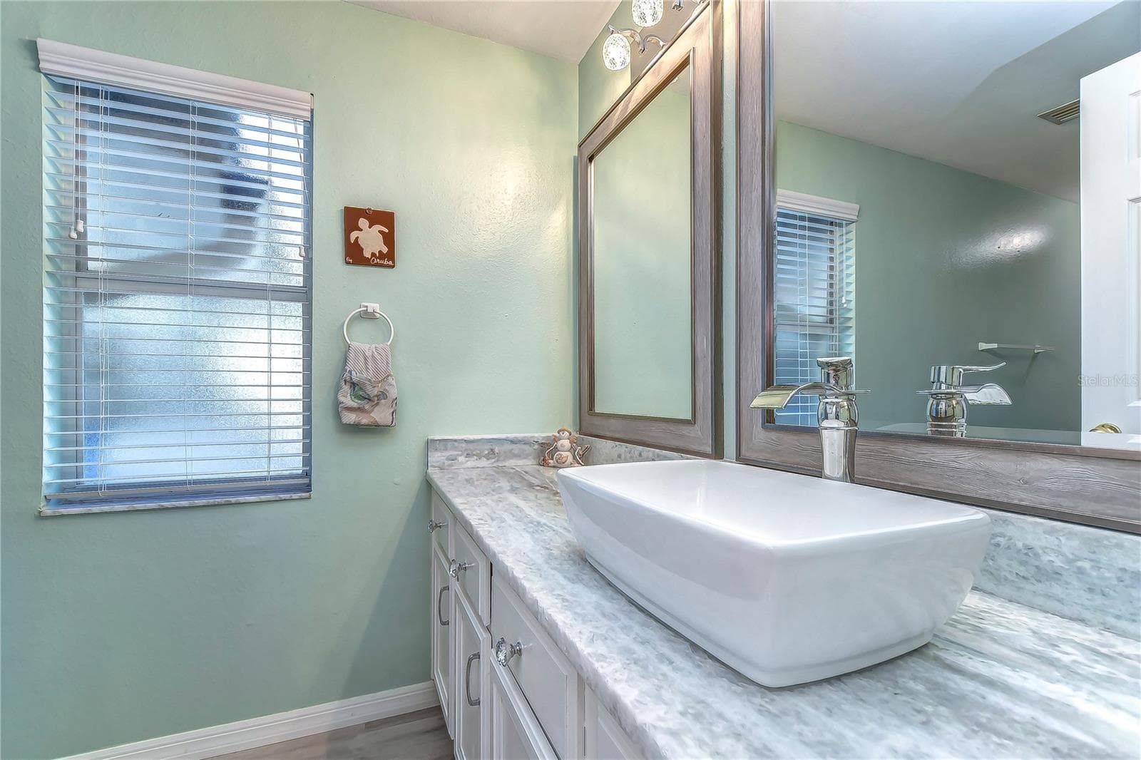Single Family Residence at 9502 SUNNYOAK DR, RIVERVIEW, photo 16 of 42