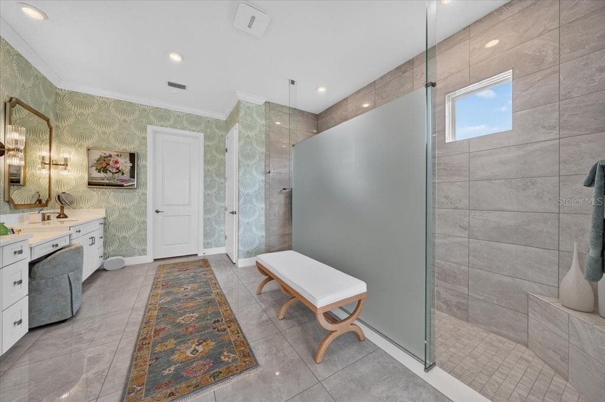 Stunning Owners Bath!! - 10168 SILENT NIGHT LN, SARASOTA