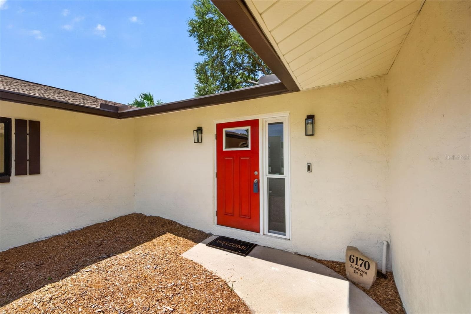 Front Exterior - 6170 SUNDOWN DR, ST PETERSBURG