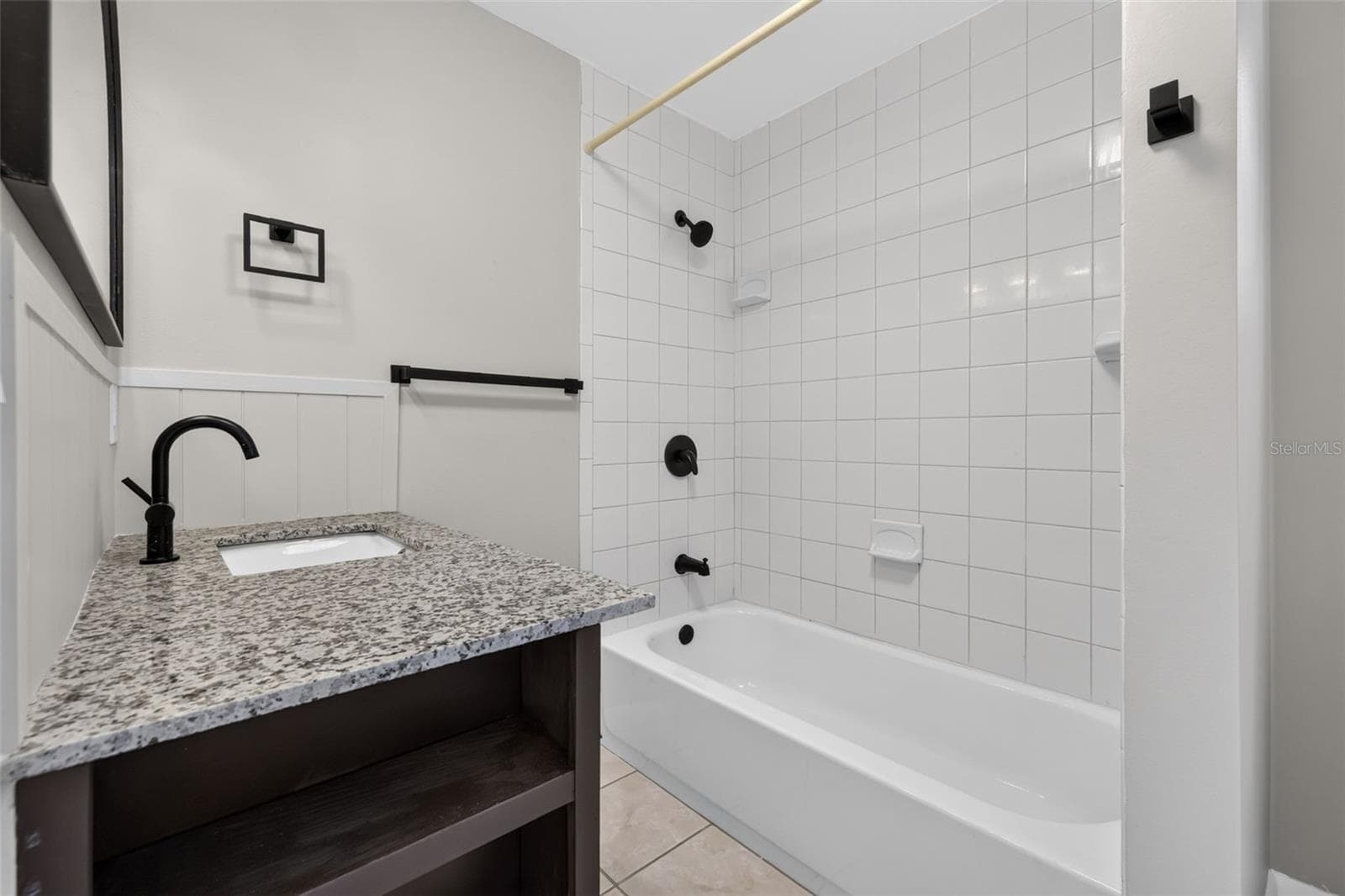 Hall Bathroom - 6170 SUNDOWN DR, ST PETERSBURG