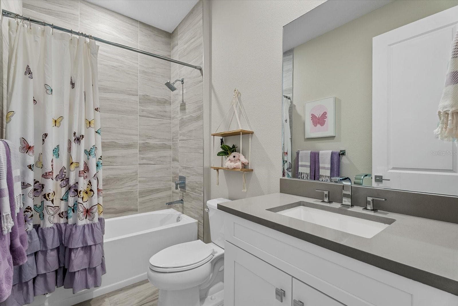 Guest En-Suite Bathroom - 12801 MORNING MIST PL, VENICE