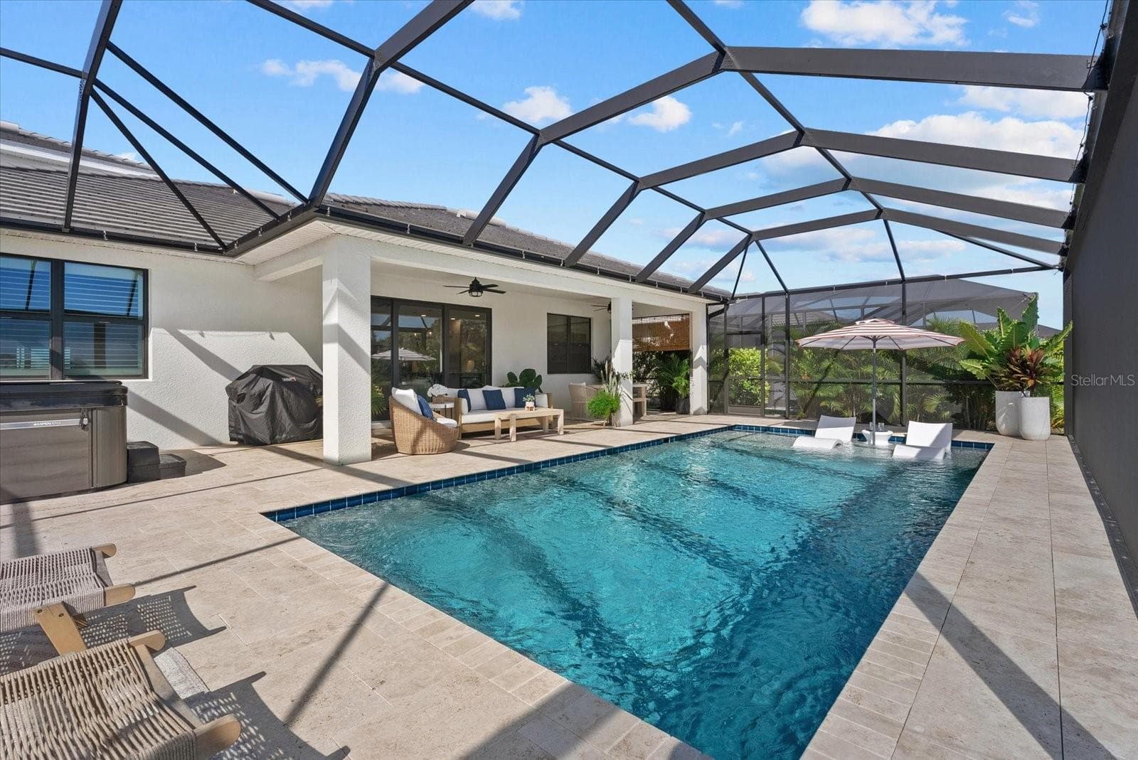 Large Screened-In Lanai - 12801 MORNING MIST PL, VENICE
