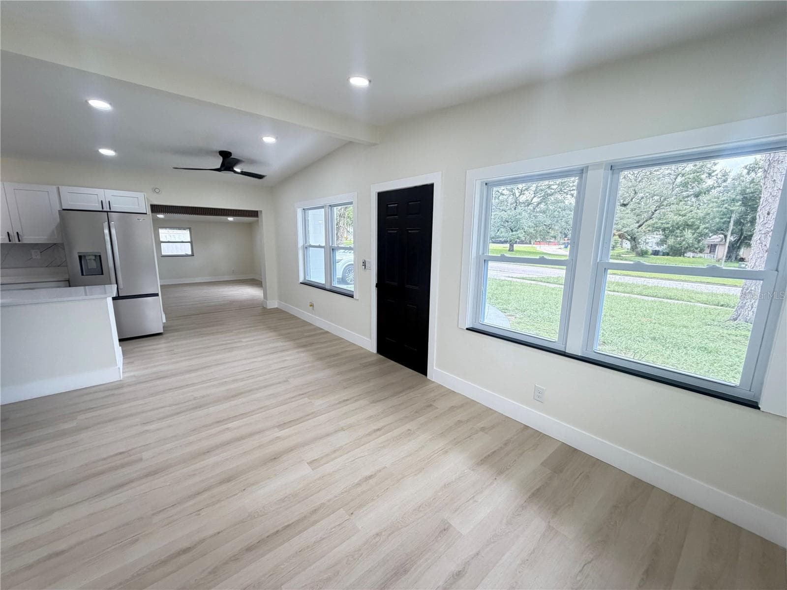 Single Family Residence at 9505 N WILLOW AVE, TAMPA, photo 4 of 52