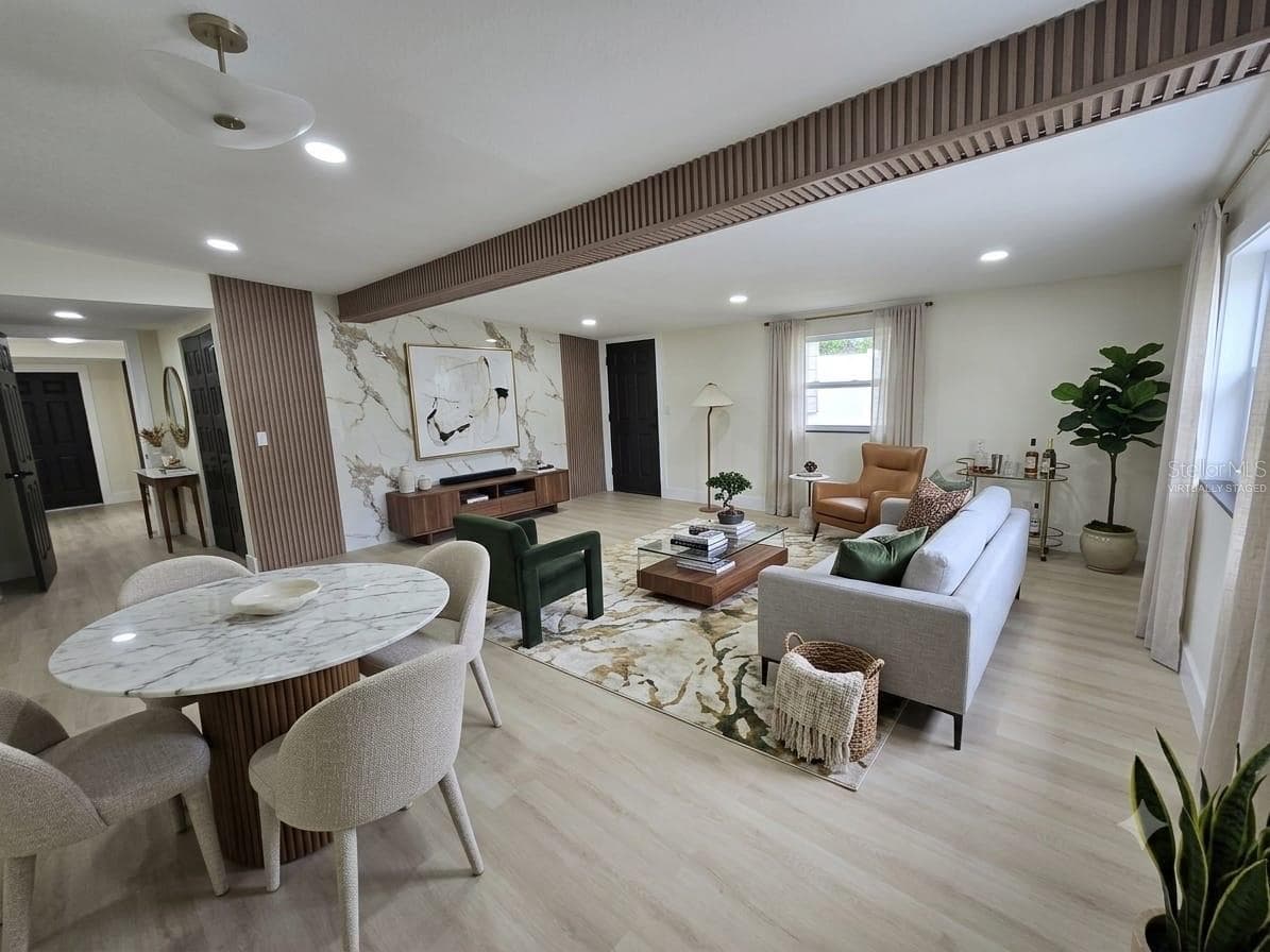 Virtually staged - 9505 N WILLOW AVE, TAMPA
