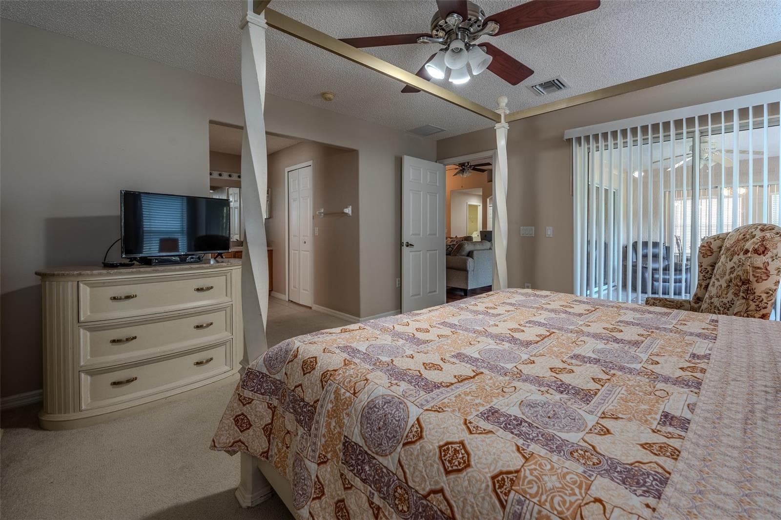Master BR - 15547 SW 13TH CIR, OCALA