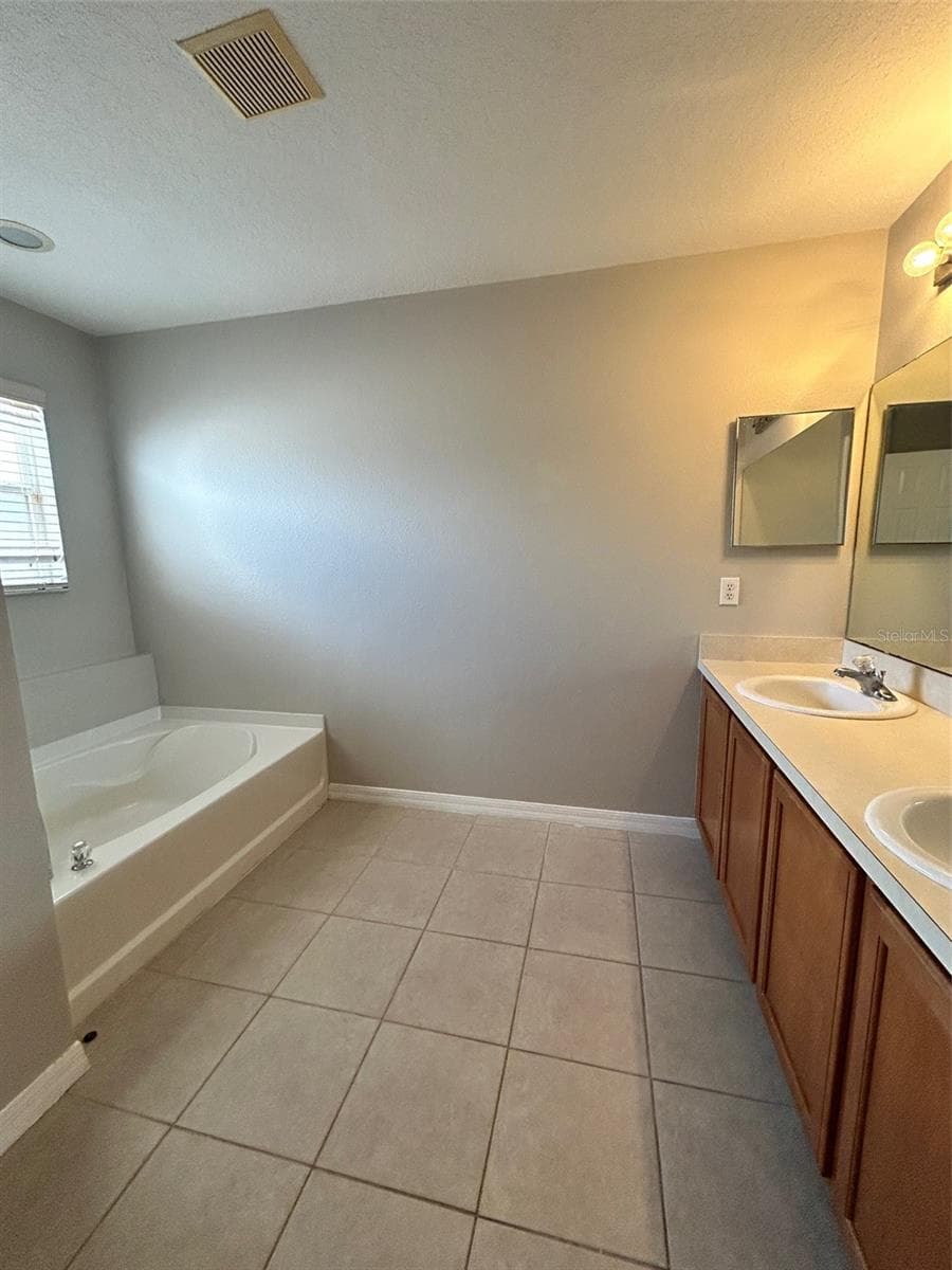 Single Family Residence at 1244 OCKLAWAHA DR, ORLANDO, photo 16 of 22