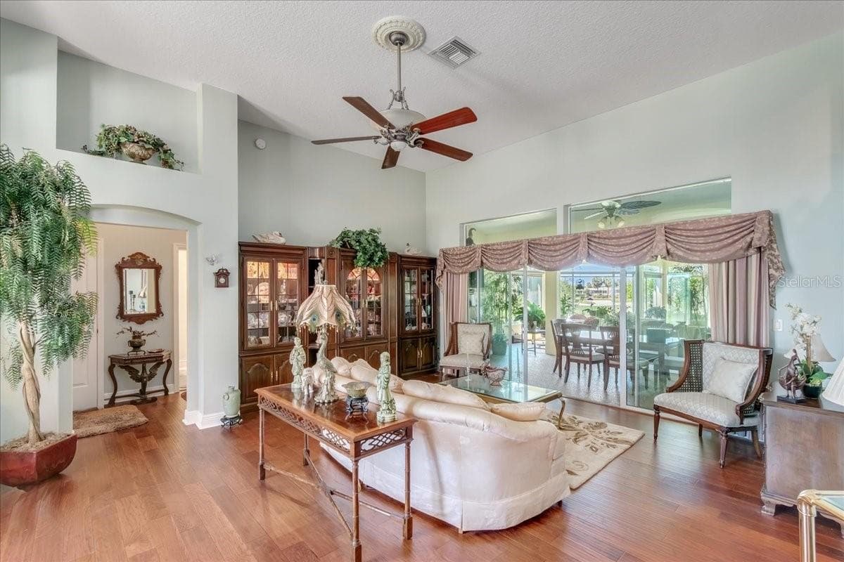 Single Family Residence at 1670 SAINT JAMES CIR, THE VILLAGES, photo 13 of 53