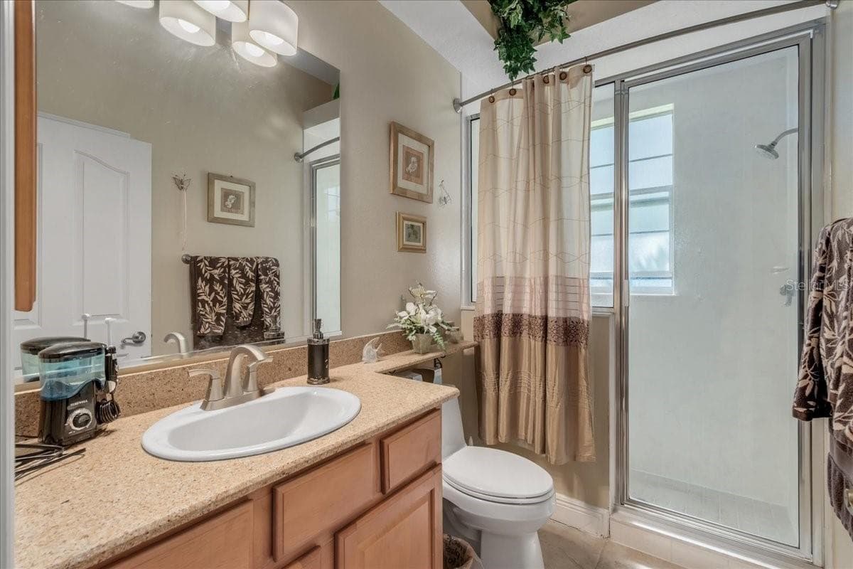 Single Family Residence at 1670 SAINT JAMES CIR, THE VILLAGES, photo 20 of 53