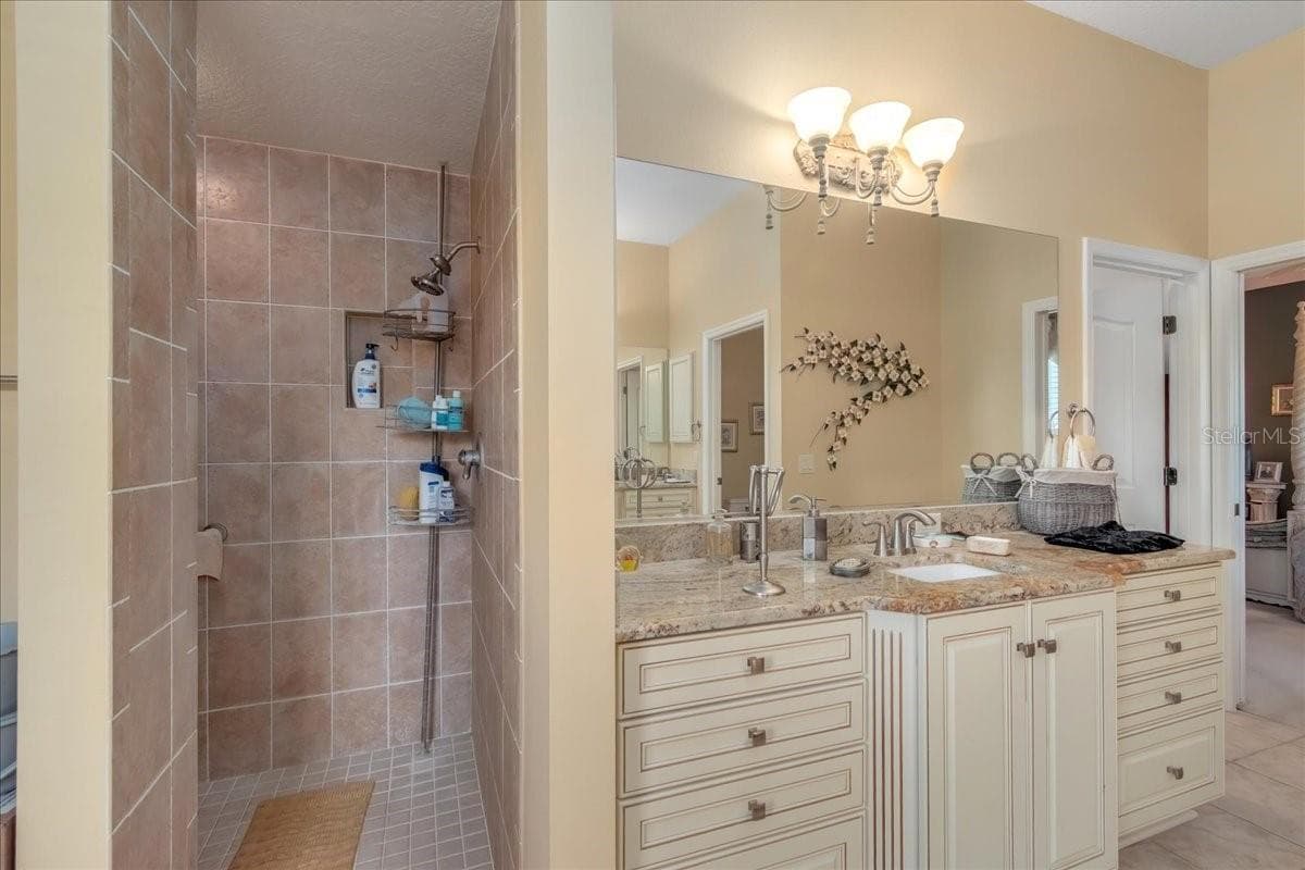 Single Family Residence at 1670 SAINT JAMES CIR, THE VILLAGES, photo 38 of 53