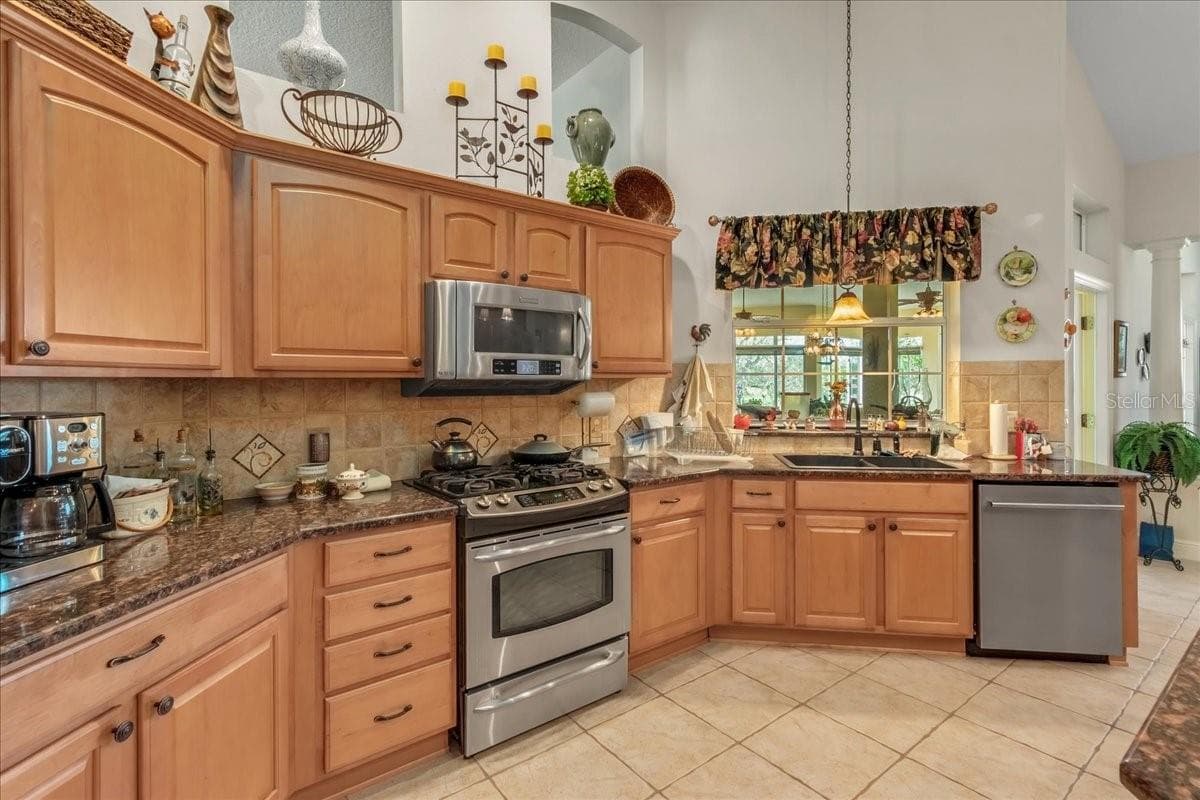 Single Family Residence at 1670 SAINT JAMES CIR, THE VILLAGES, photo 40 of 53