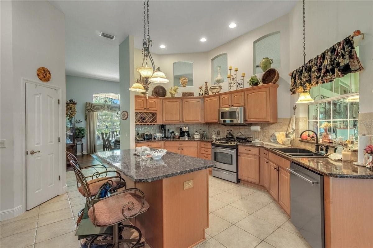Single Family Residence at 1670 SAINT JAMES CIR, THE VILLAGES, photo 42 of 53