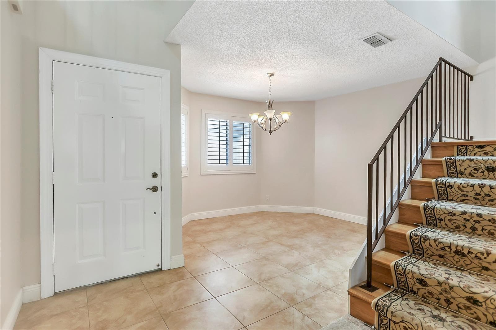 Condominium at 605 CHESTNUT OAK CIR #107, ALTAMONTE SPRINGS, photo 4 of 40