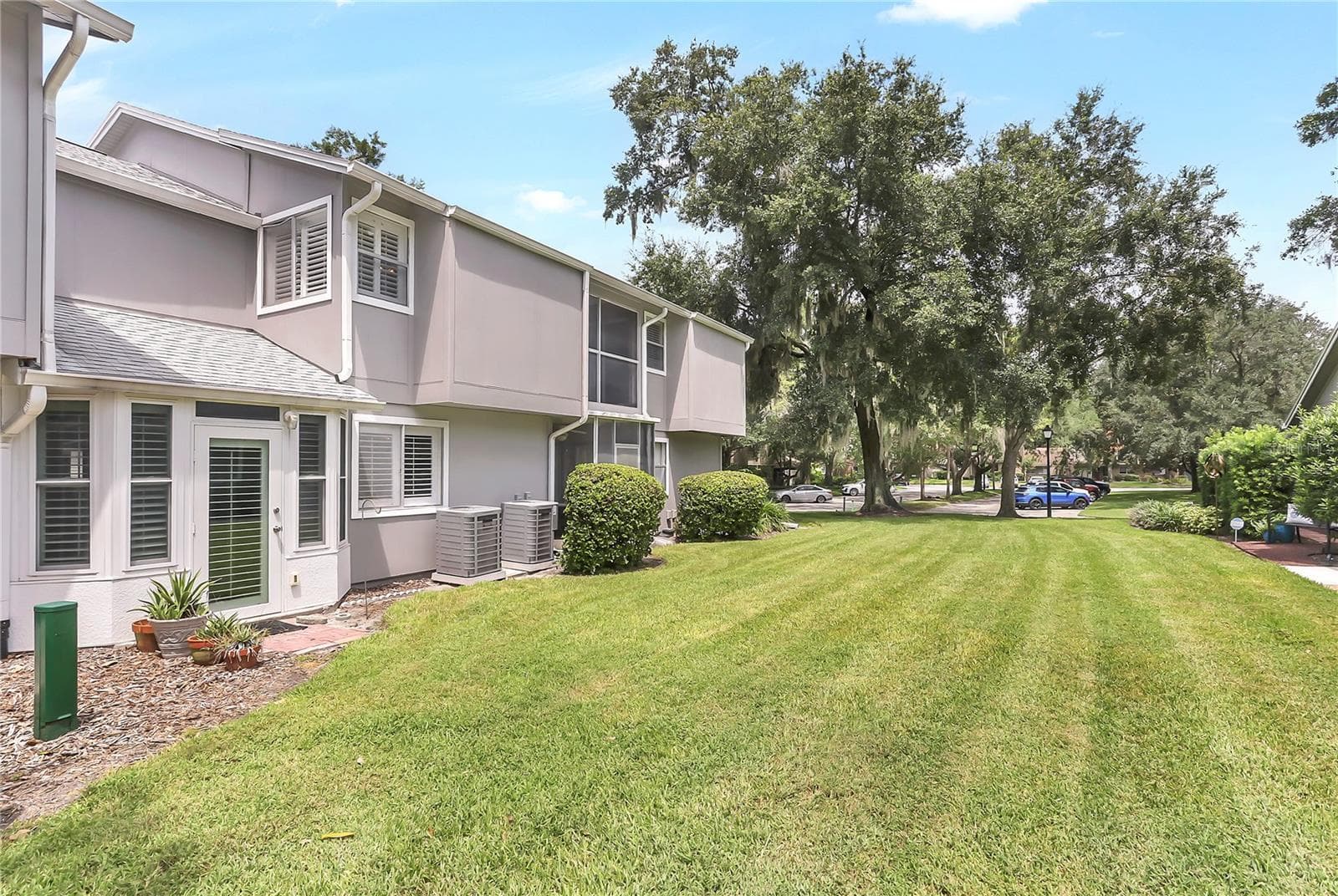 Backyard space for patio and BBQ grill. - 605 CHESTNUT OAK CIR #107, ALTAMONTE SPRINGS
