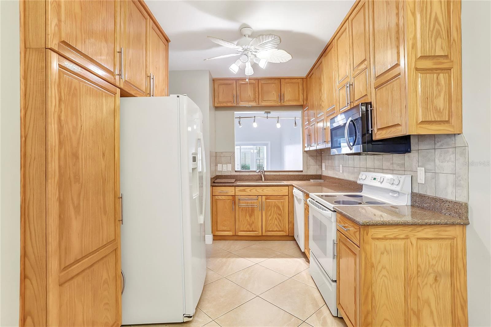 Condominium at 605 CHESTNUT OAK CIR #107, ALTAMONTE SPRINGS, photo 18 of 40