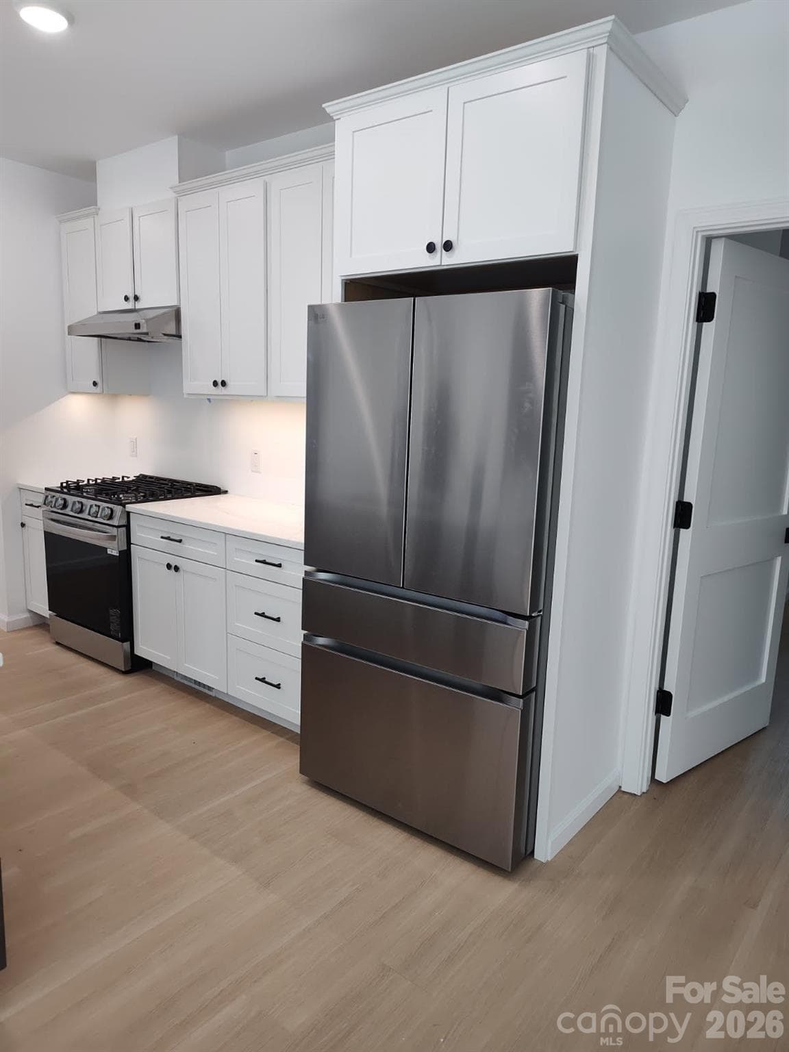 NEW LG SS Appliances - 654 Hollybrook Drive, Flat Rock