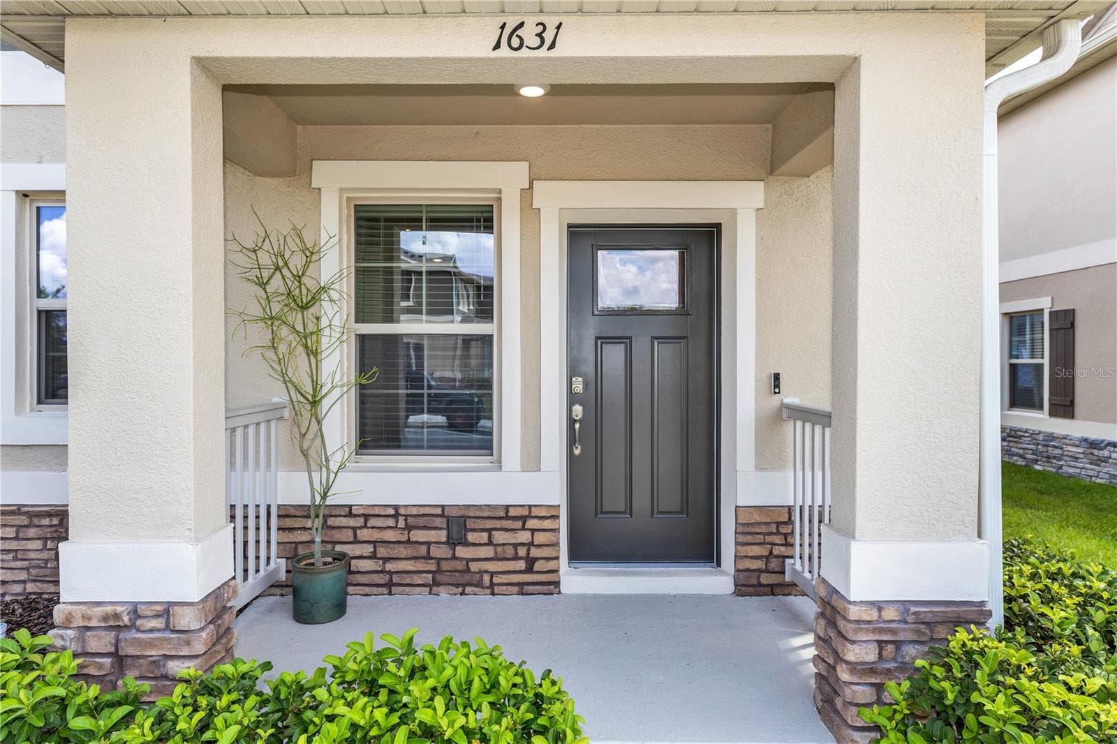 Townhouse at 1631 BITTEROOT ST, KISSIMMEE, photo 4 of 36