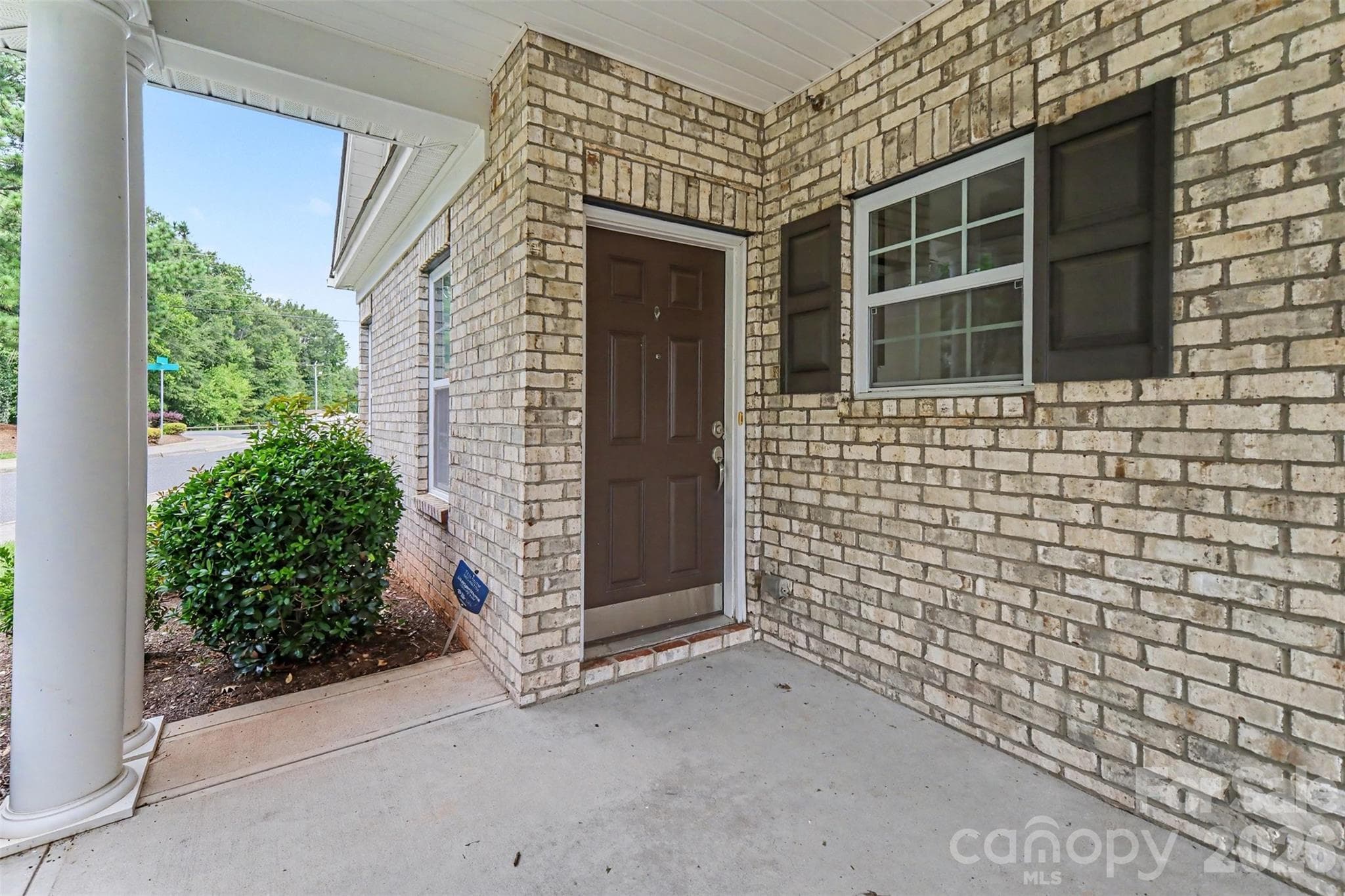 Covered porch - 15109 Jade Street, Charlotte