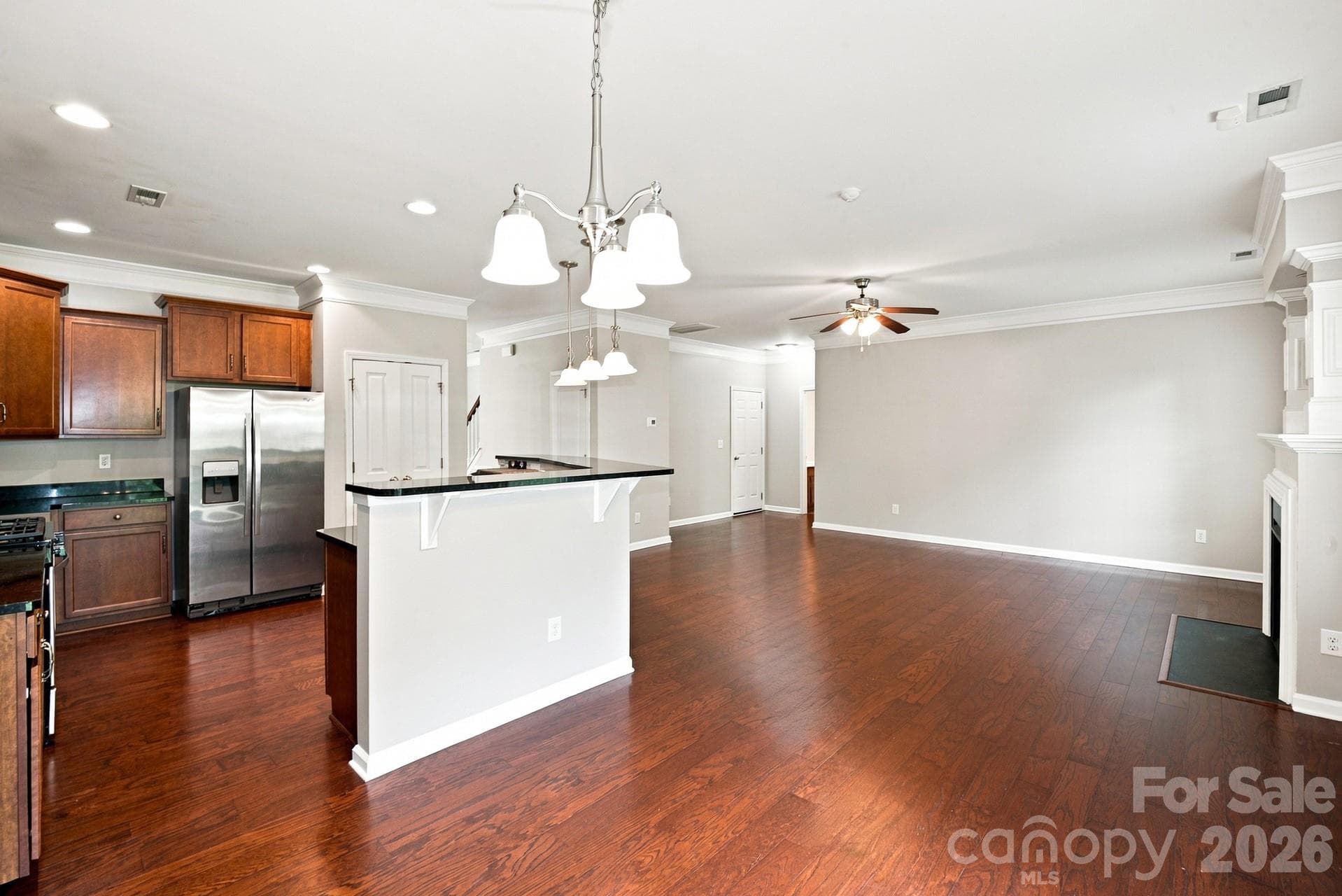 Single Family Residence at 9320 Gentle Stream Lane, Charlotte, photo 3 of 21
