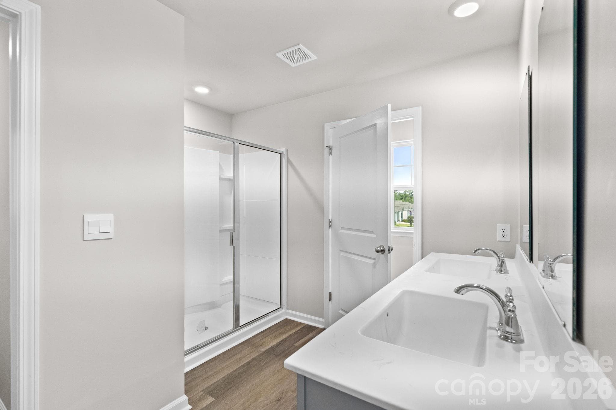 Primary Ensuite Bath - 1000 Sennema Circle, Myrtle Beach