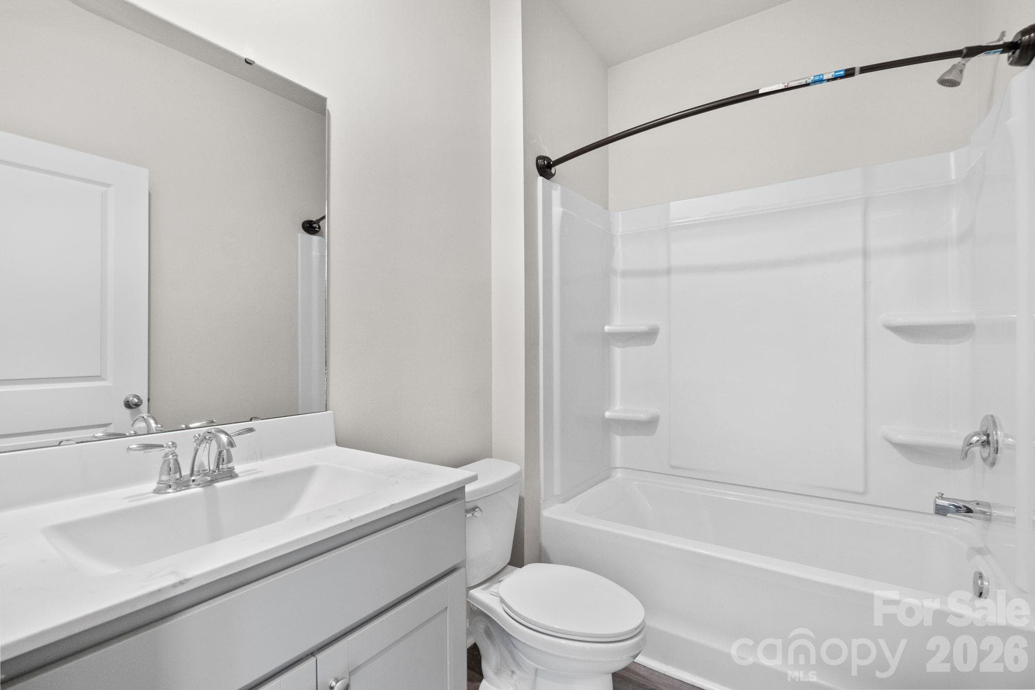 Full Bathroom on Main - 1000 Sennema Circle, Myrtle Beach