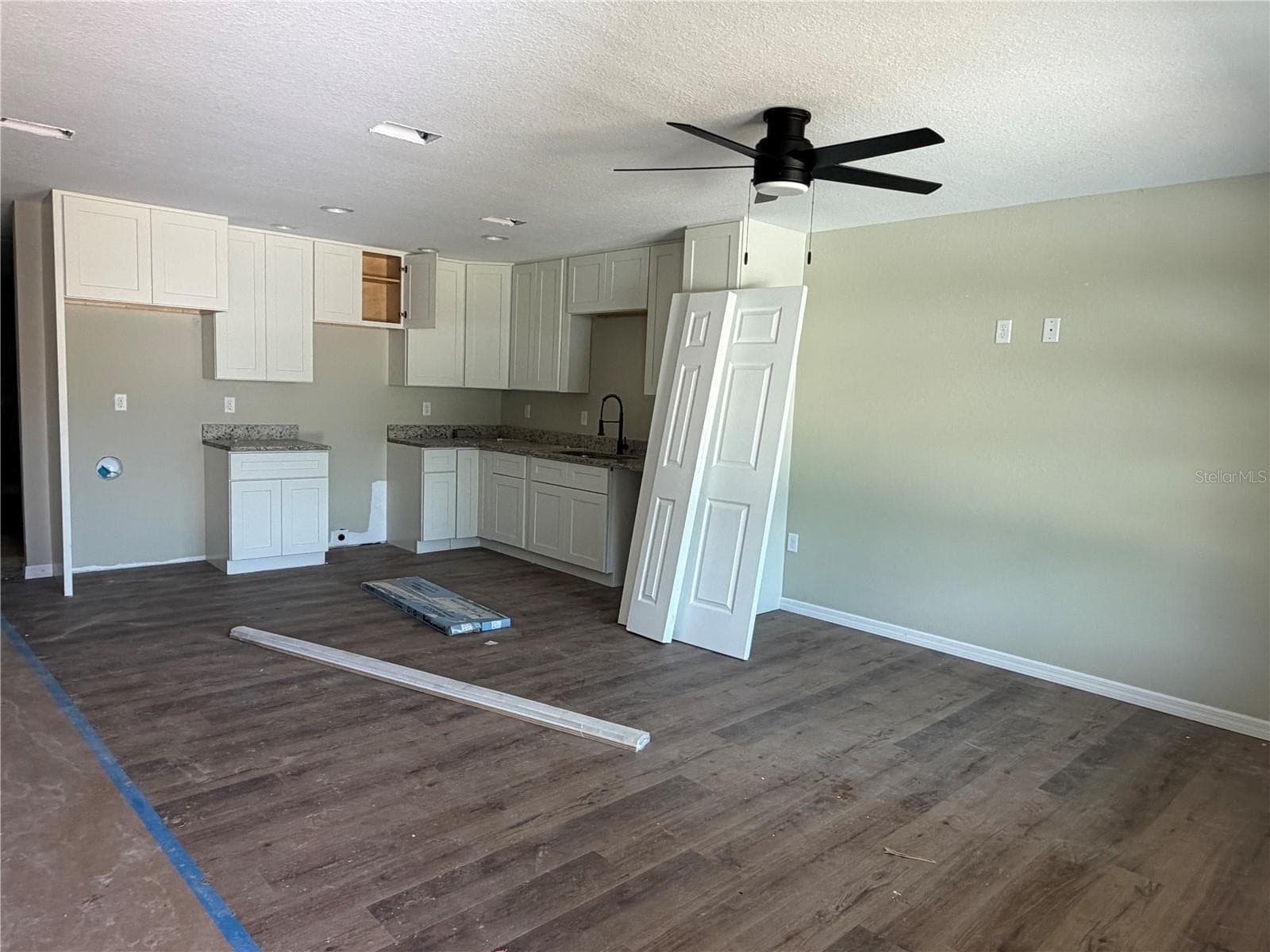 Single Family Residence at 13797 SE 40TH CT, SUMMERFIELD, photo 3 of 31