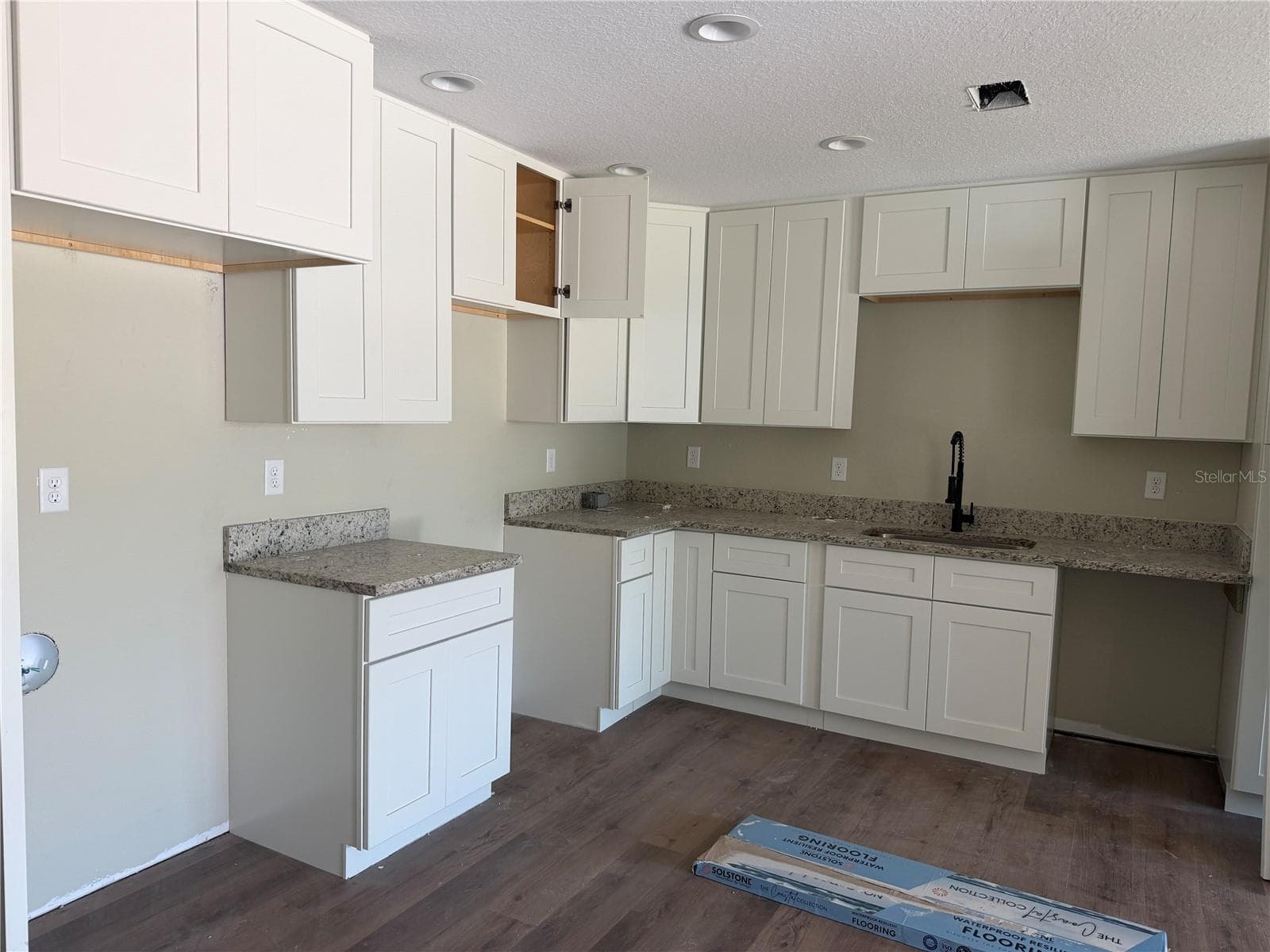 Single Family Residence at 13797 SE 40TH CT, SUMMERFIELD, photo 5 of 31