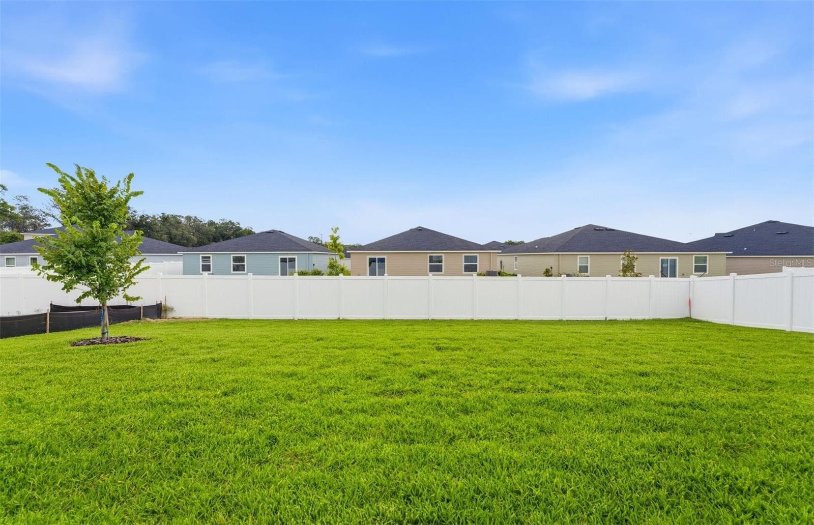 Fenced in yard w/no rear neighbors - 4427 SW 82ND LOOP, OCALA
