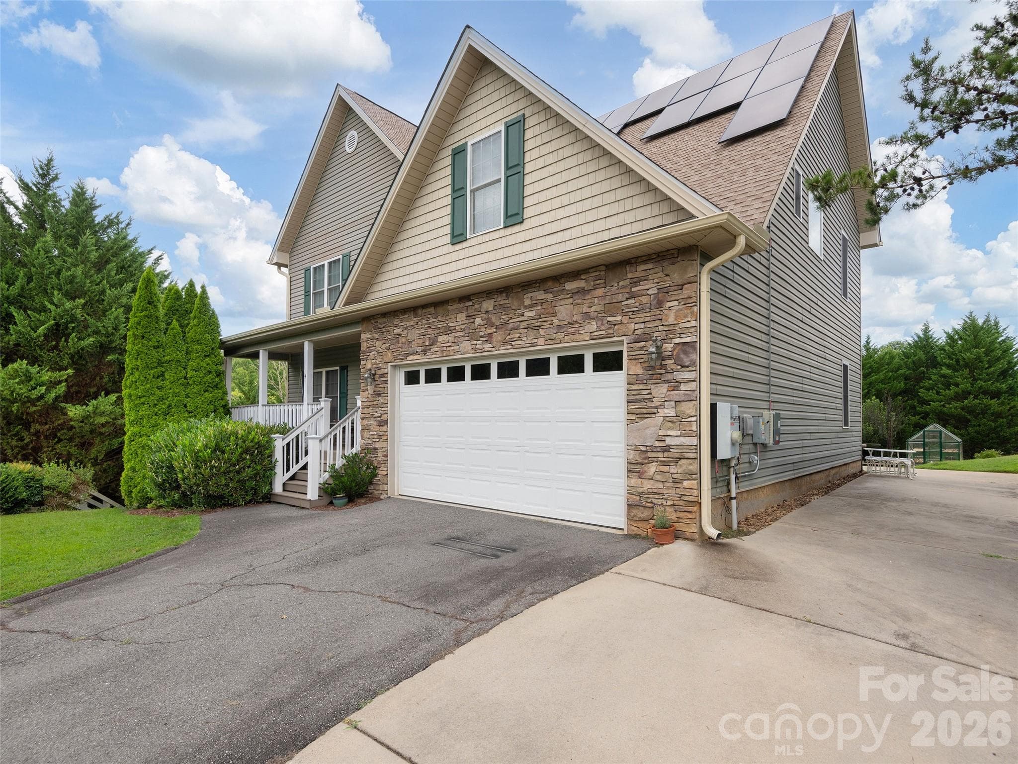 Single Family Residence at 4 Lancaster Lane, Weaverville, photo 2 of 22
