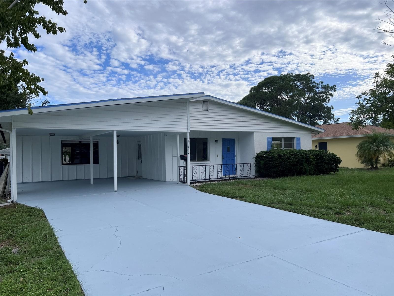 Single Family Residence at 3602 17TH AVE W, BRADENTON, photo 2 of 36