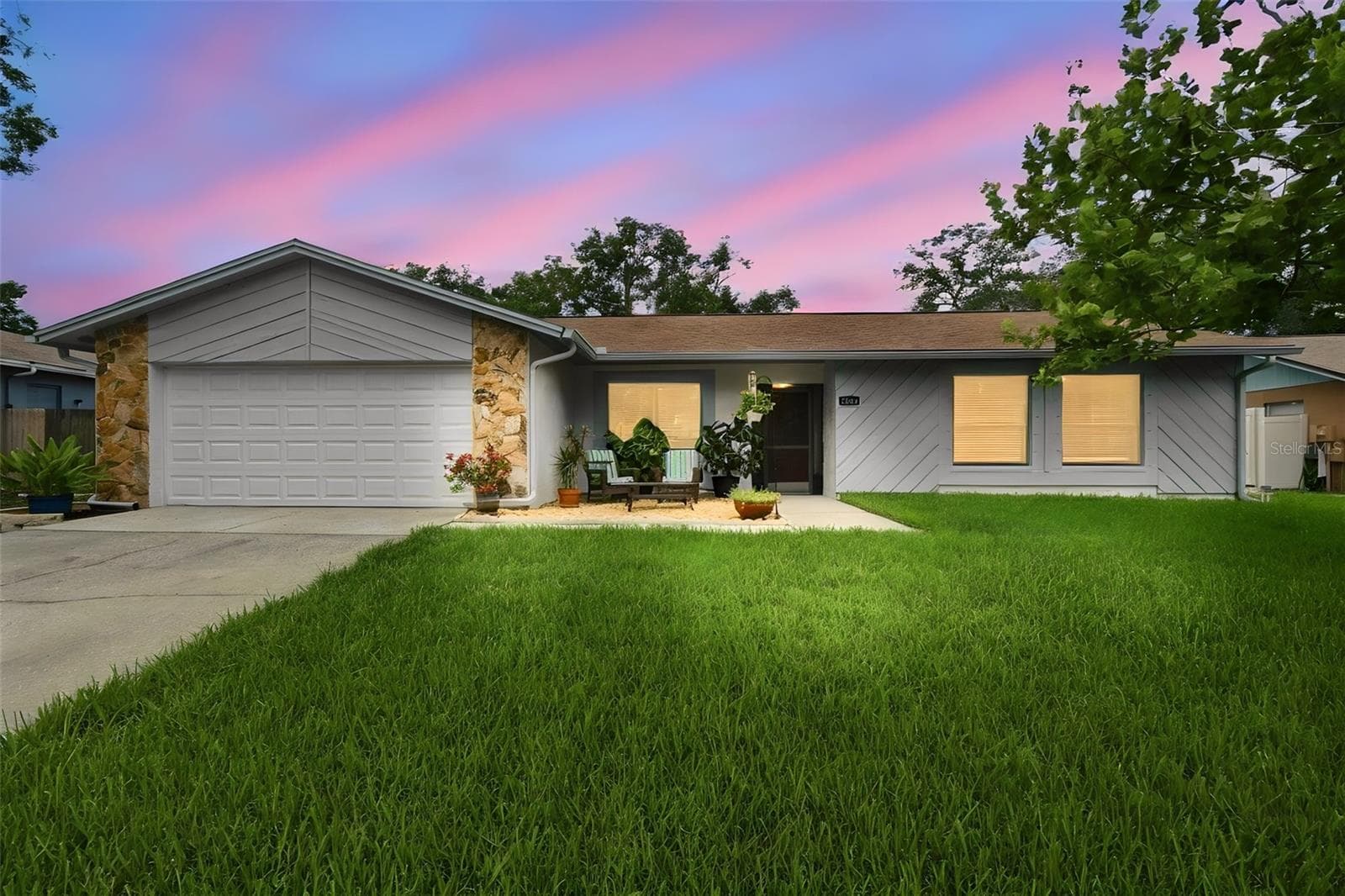 Single Family Residence at 3721 SAND PEBBLE DR, VALRICO, photo 2 of 74